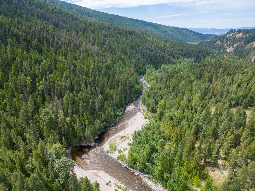 









6871


33

Highway,
Kelowna,




BC
V1P 1H9

