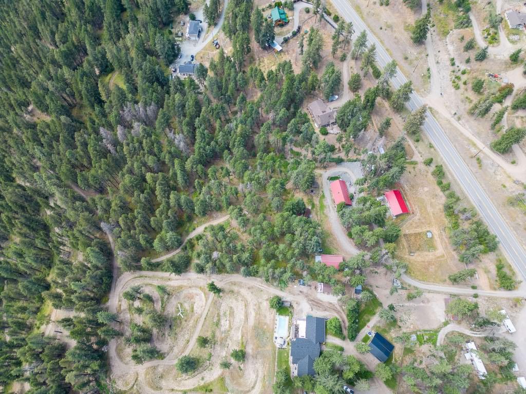 









6871


33

Highway,
Kelowna,




BC
V1P 1H9

