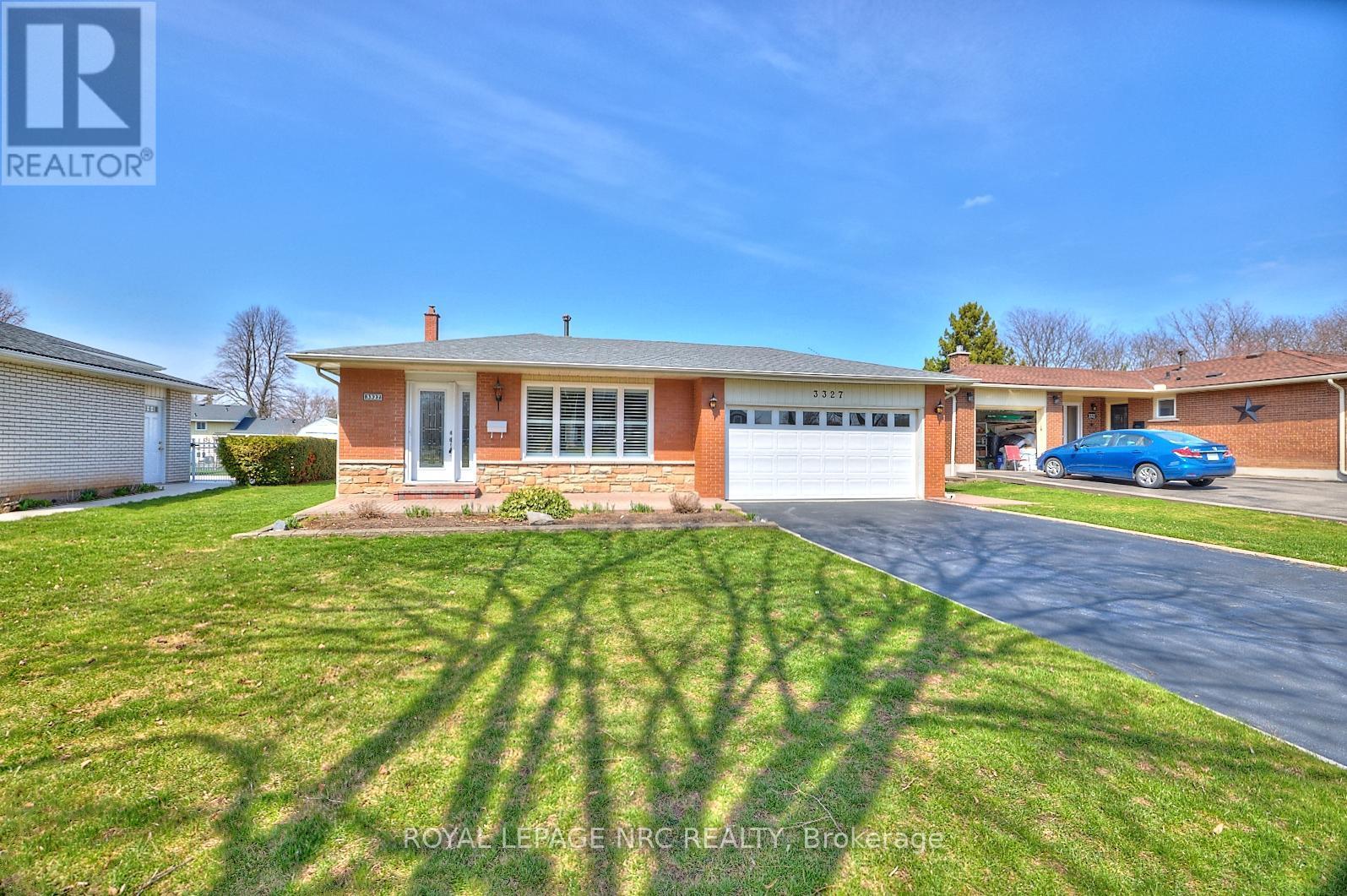 












3327 WILTSHIRE BOULEVARD

,
Niagara Falls (Casey),




Ontario
L2J3M1

