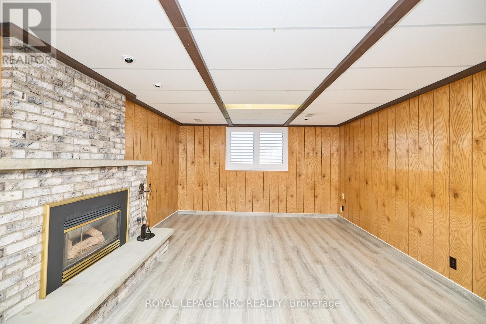












3327 WILTSHIRE BOULEVARD

,
Niagara Falls (Casey),




Ontario
L2J3M1

