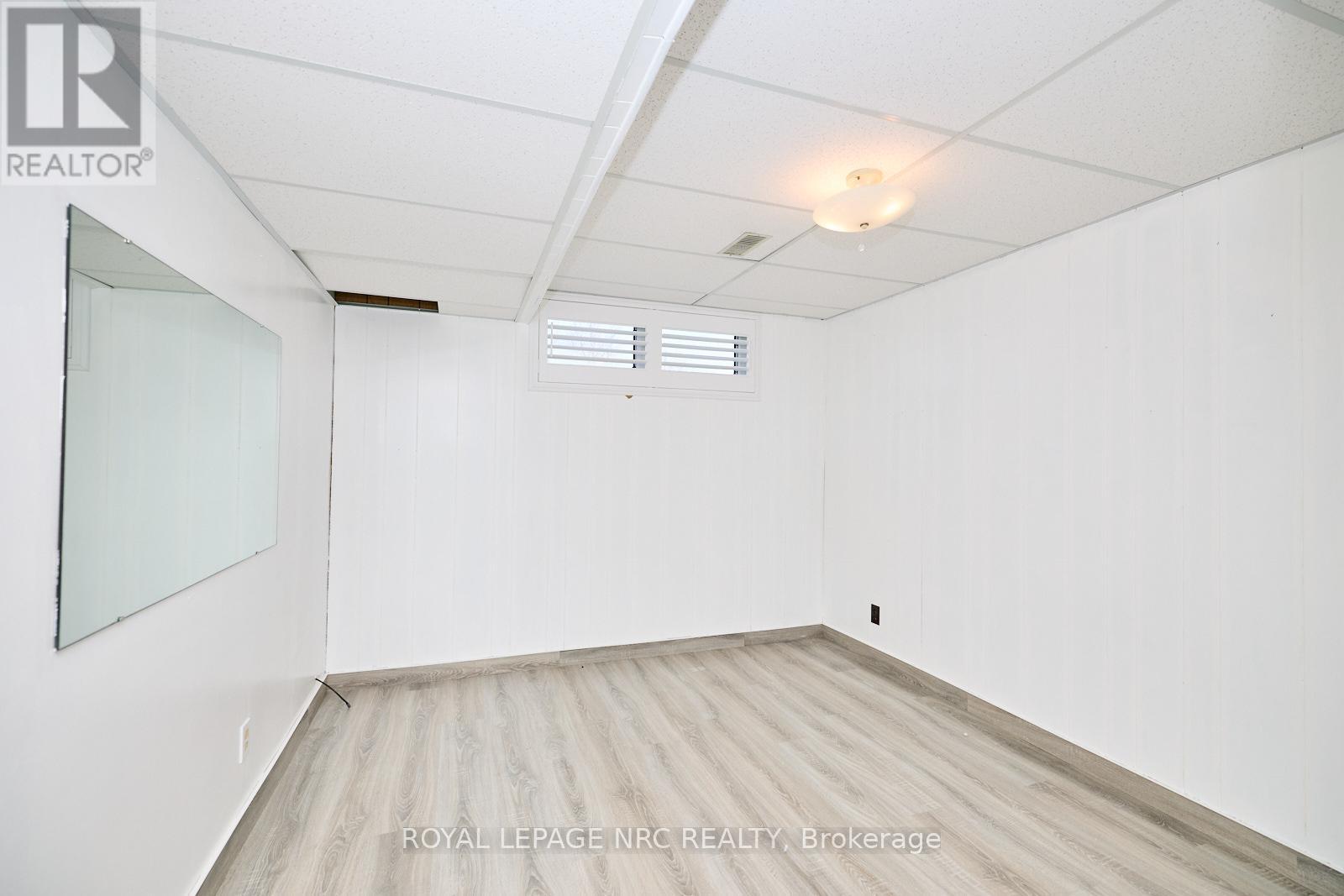 












3327 WILTSHIRE BOULEVARD

,
Niagara Falls (Casey),




Ontario
L2J3M1

