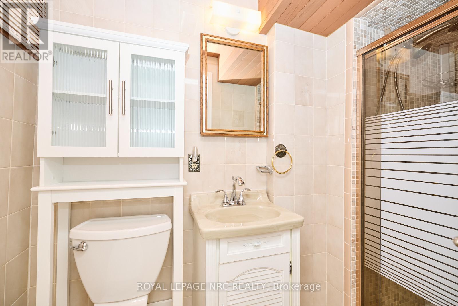 












3327 WILTSHIRE BOULEVARD

,
Niagara Falls (Casey),




Ontario
L2J3M1

