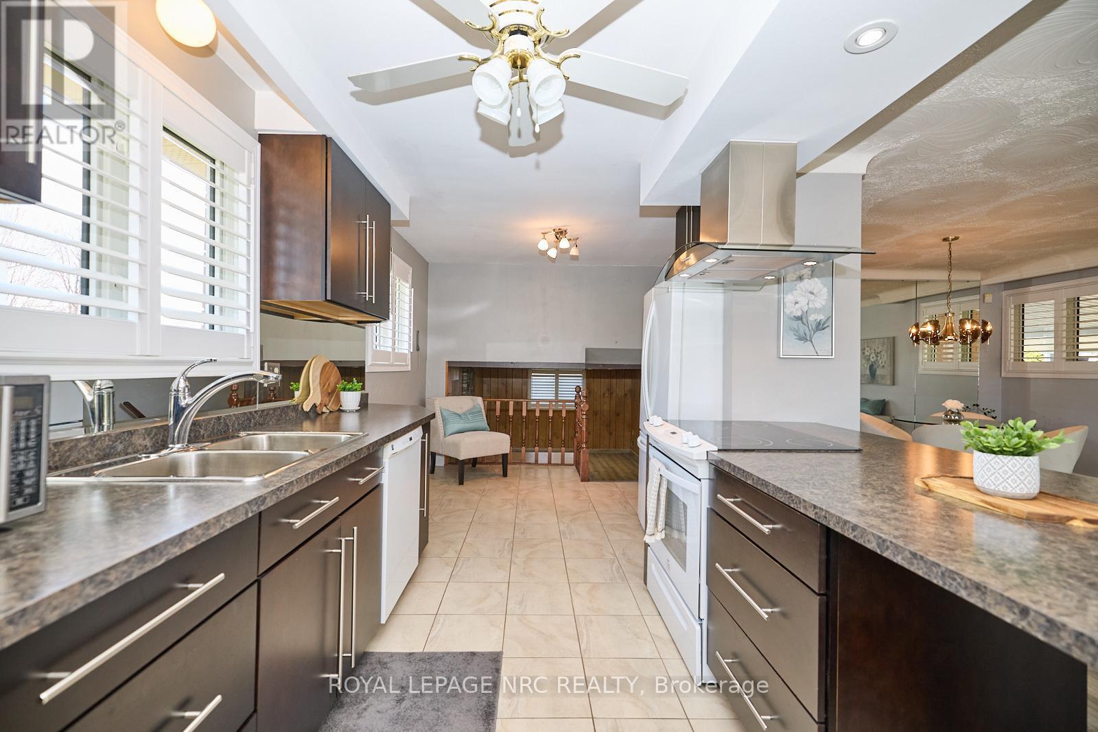 












3327 WILTSHIRE BOULEVARD

,
Niagara Falls (Casey),




Ontario
L2J3M1

