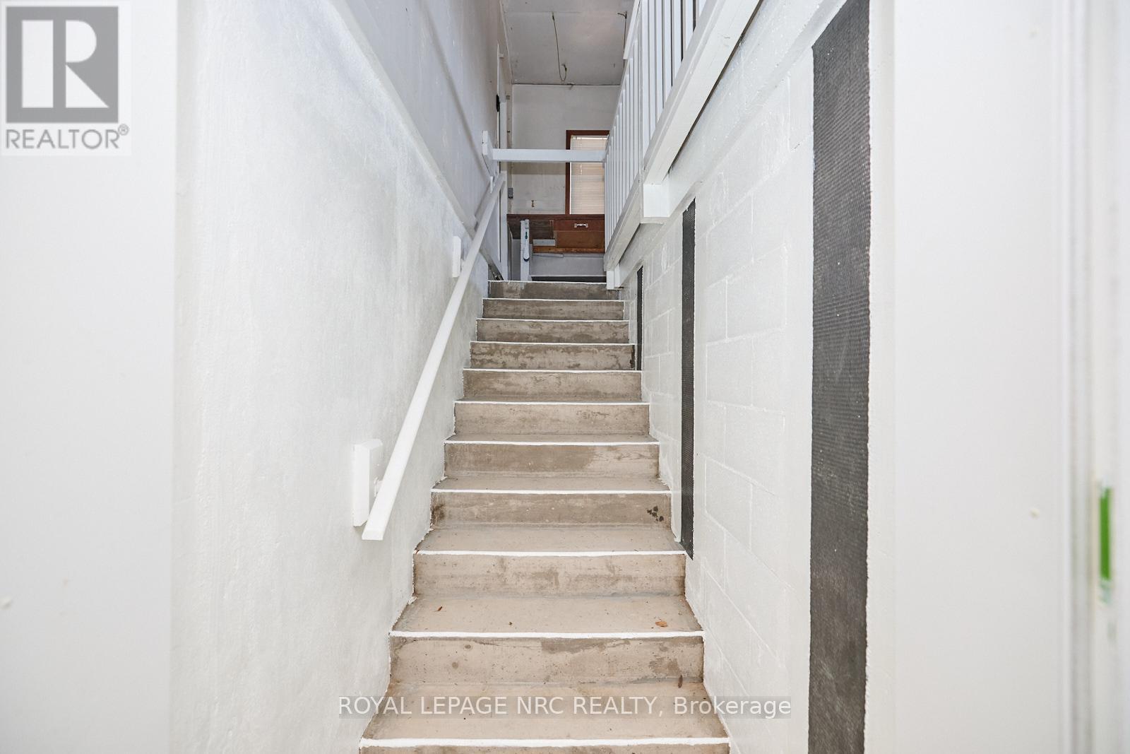 












3327 WILTSHIRE BOULEVARD

,
Niagara Falls (Casey),




Ontario
L2J3M1

