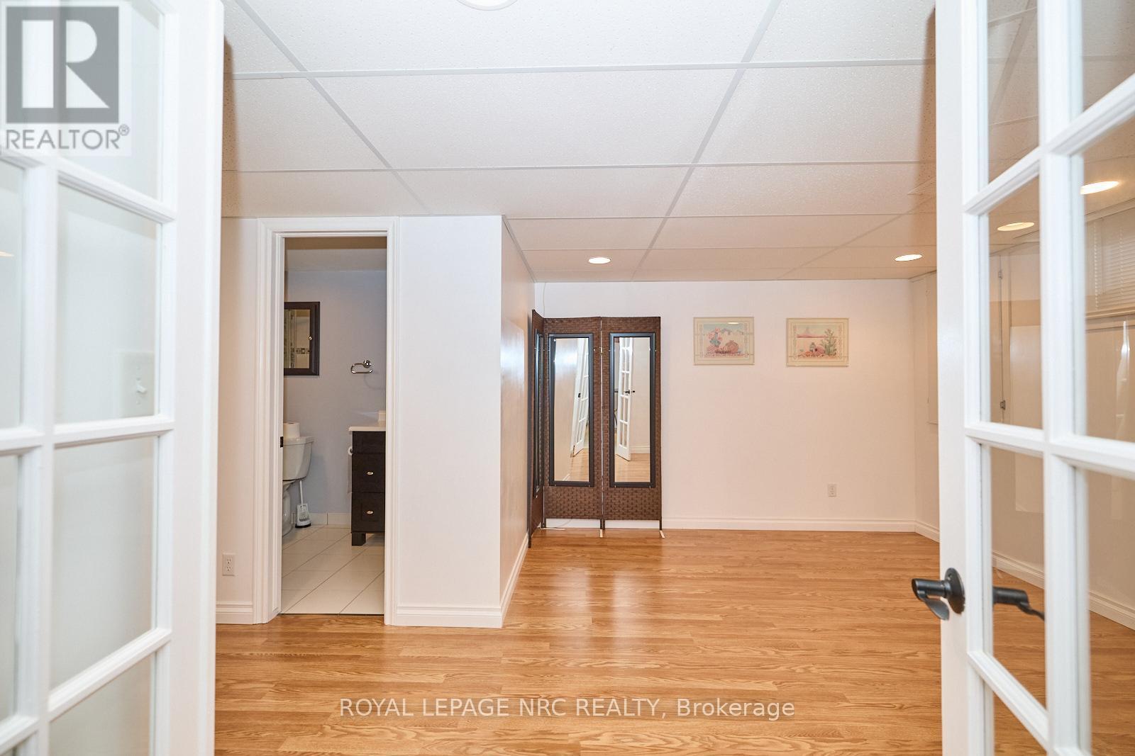 












3327 WILTSHIRE BOULEVARD

,
Niagara Falls (Casey),




Ontario
L2J3M1

