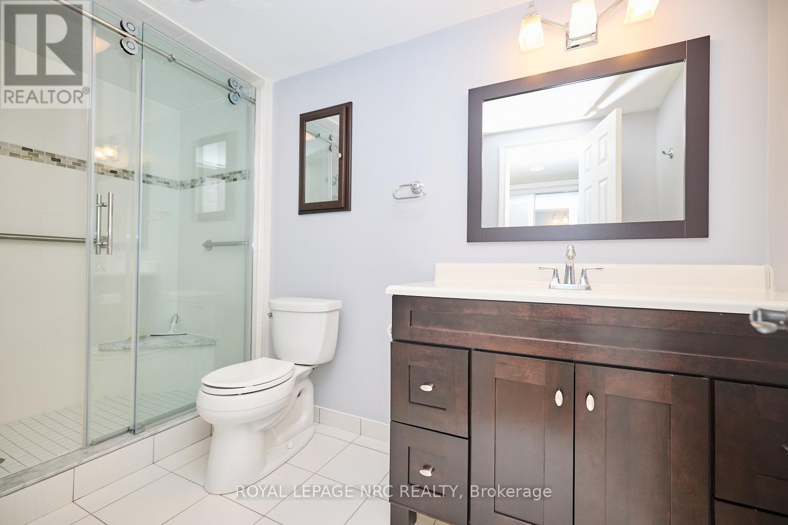 












3327 WILTSHIRE BOULEVARD

,
Niagara Falls (Casey),




Ontario
L2J3M1

