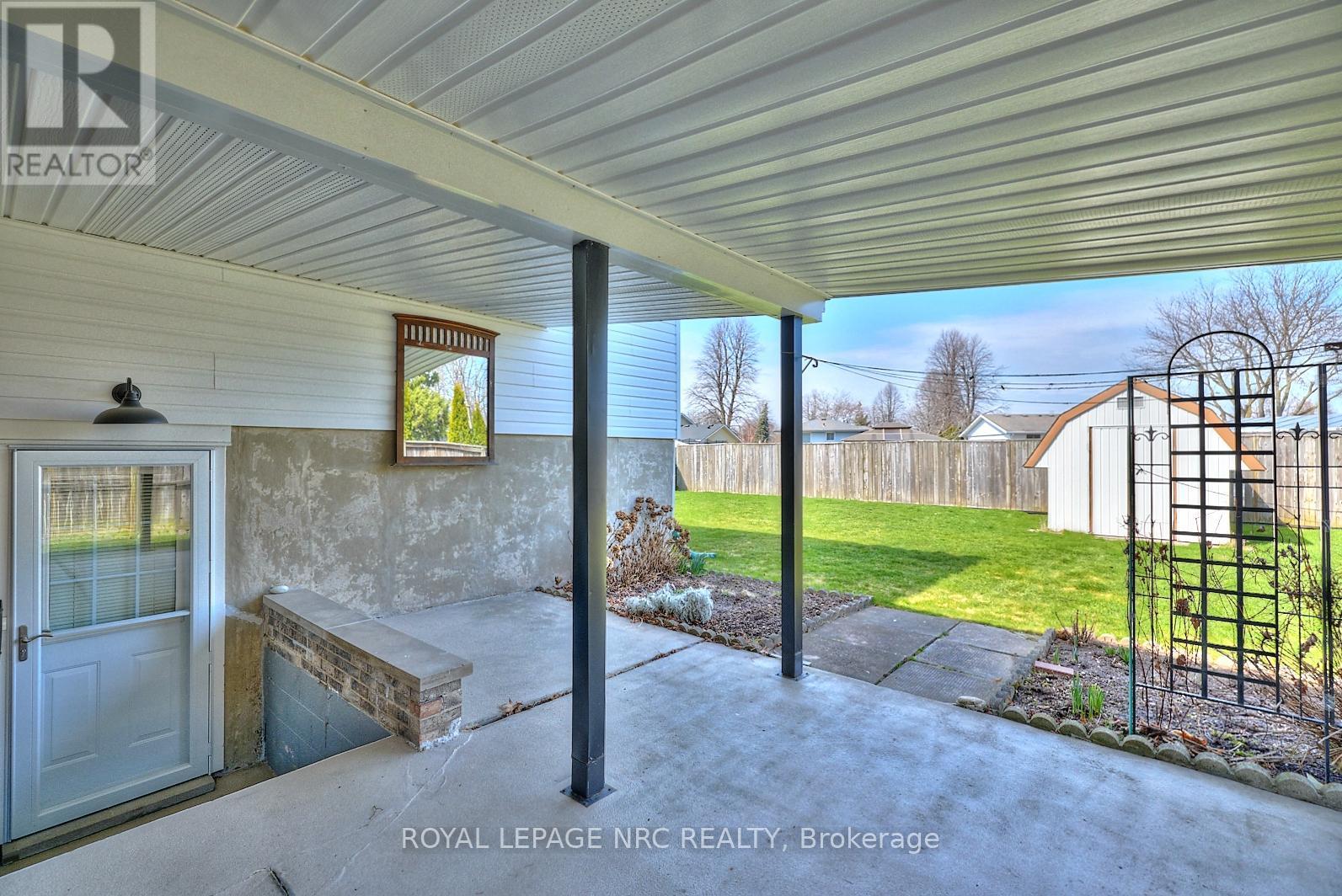 












3327 WILTSHIRE BOULEVARD

,
Niagara Falls (Casey),




Ontario
L2J3M1

