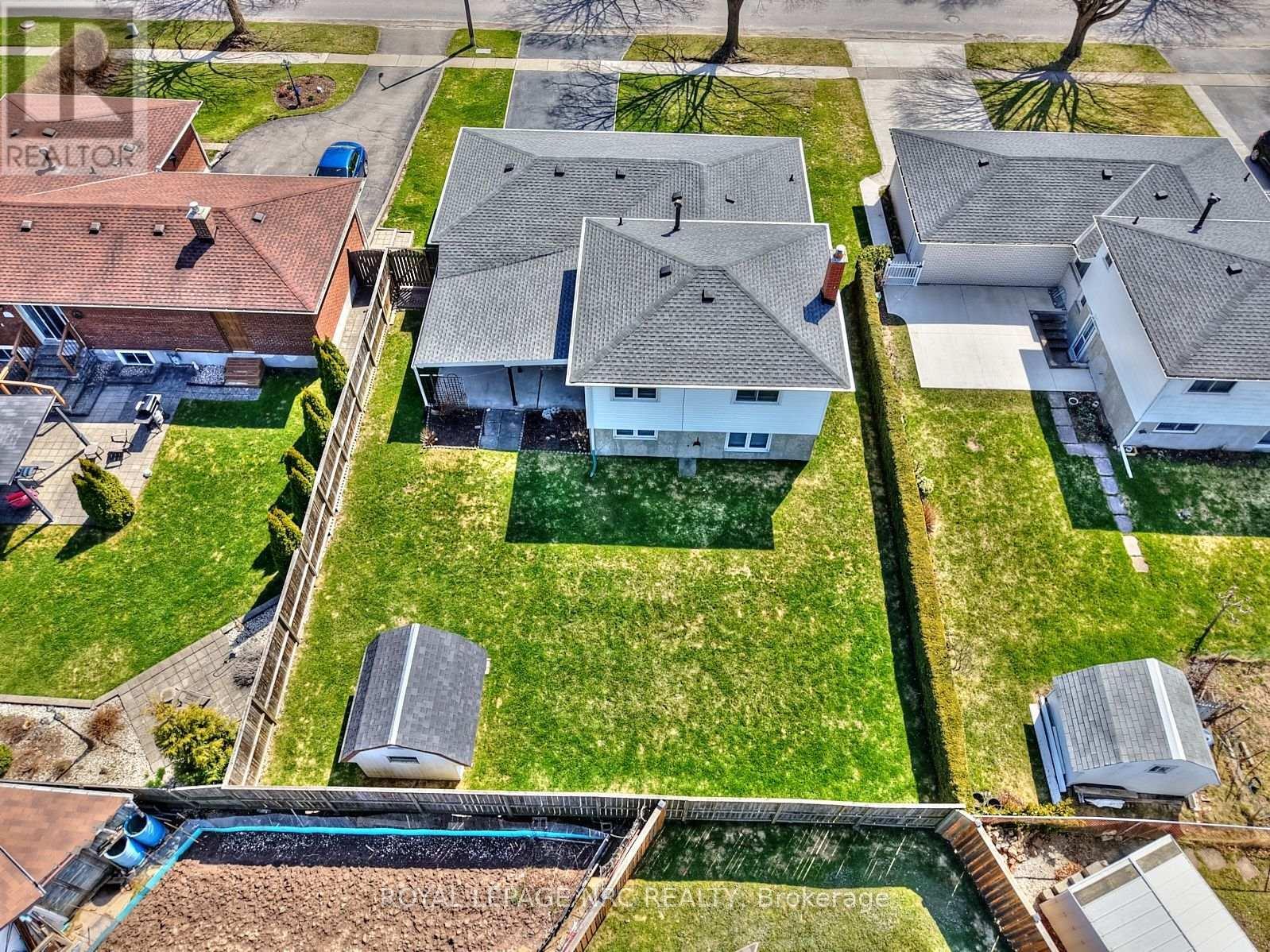












3327 WILTSHIRE BOULEVARD

,
Niagara Falls (Casey),




Ontario
L2J3M1

