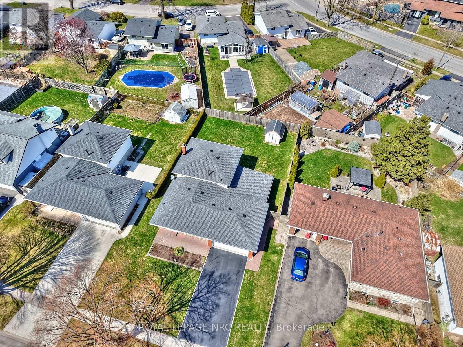 












3327 WILTSHIRE BOULEVARD

,
Niagara Falls (Casey),




Ontario
L2J3M1

