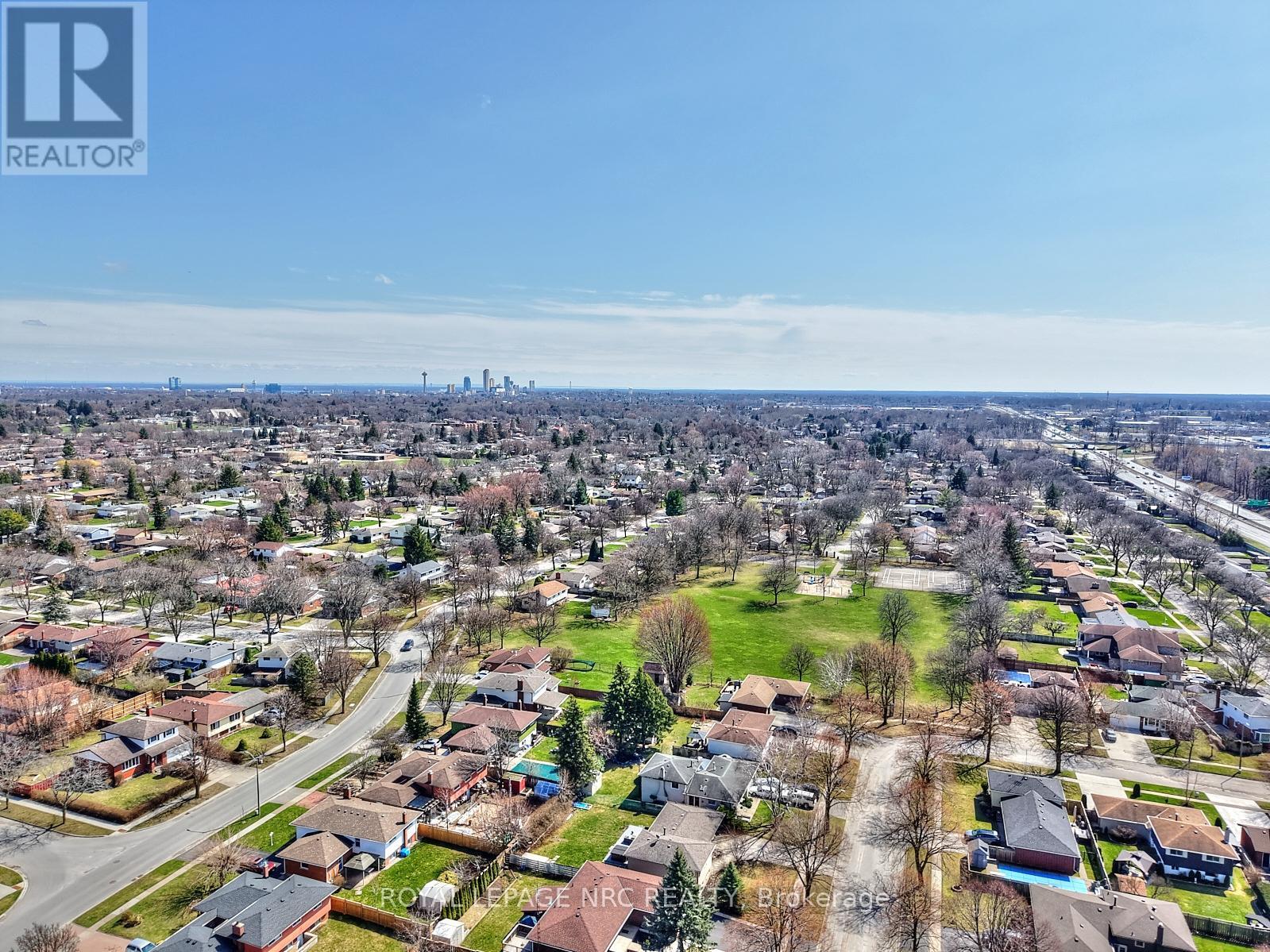 












3327 WILTSHIRE BOULEVARD

,
Niagara Falls (Casey),




Ontario
L2J3M1

