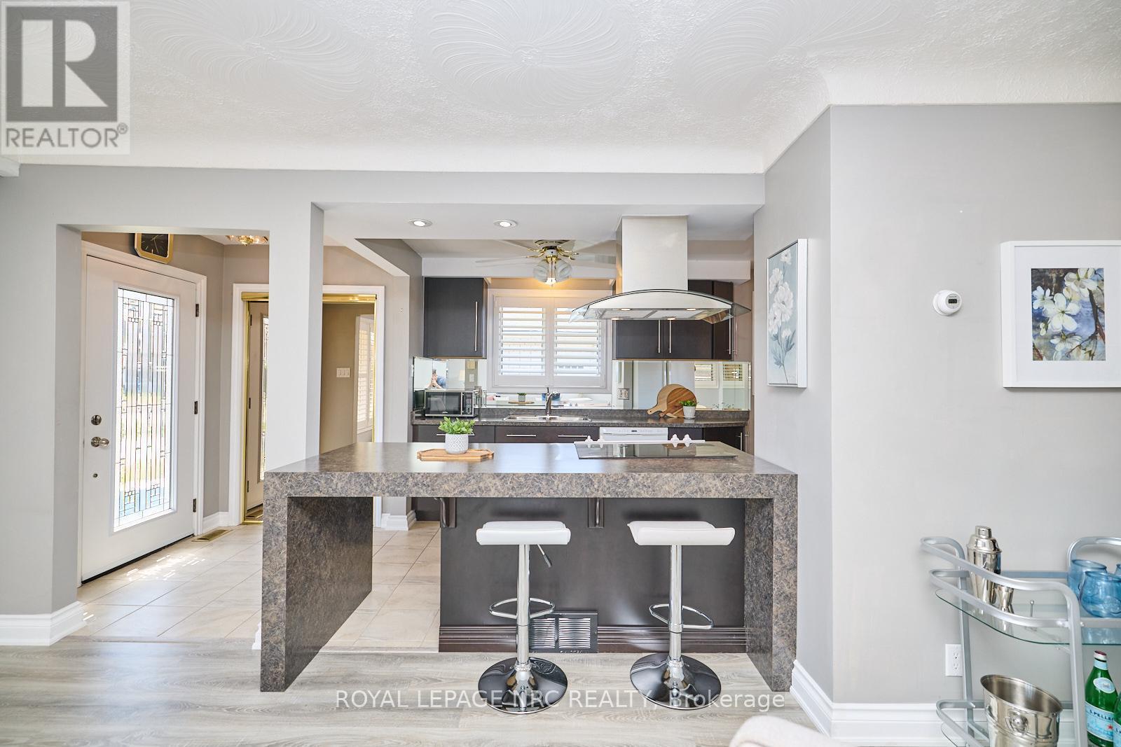 












3327 WILTSHIRE BOULEVARD

,
Niagara Falls (Casey),




Ontario
L2J3M1

