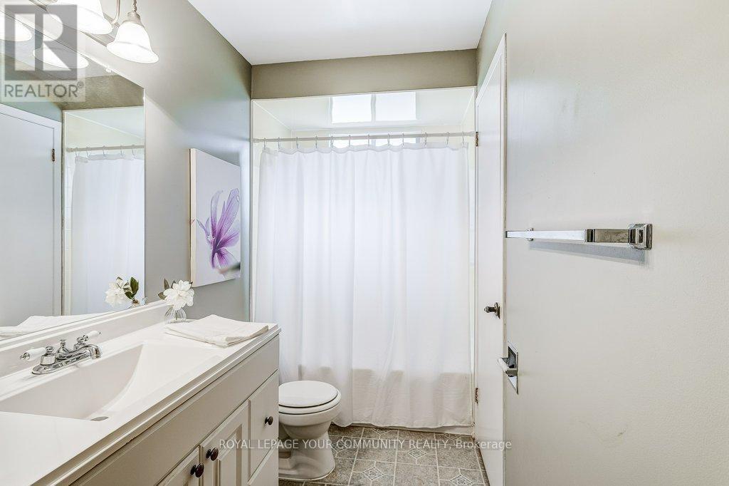 












366 COLBORNE STREET

,
Bradford West Gwillimbury,




Ontario
L3Z1C8

