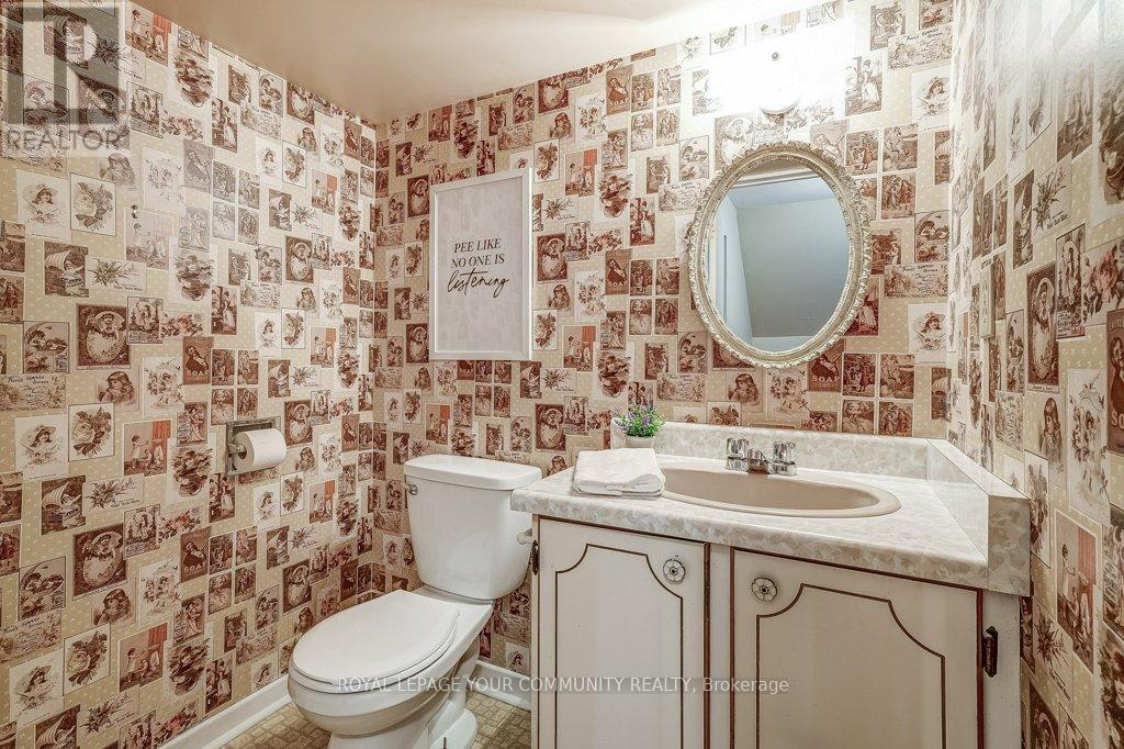 












366 COLBORNE STREET

,
Bradford West Gwillimbury,




Ontario
L3Z1C8

