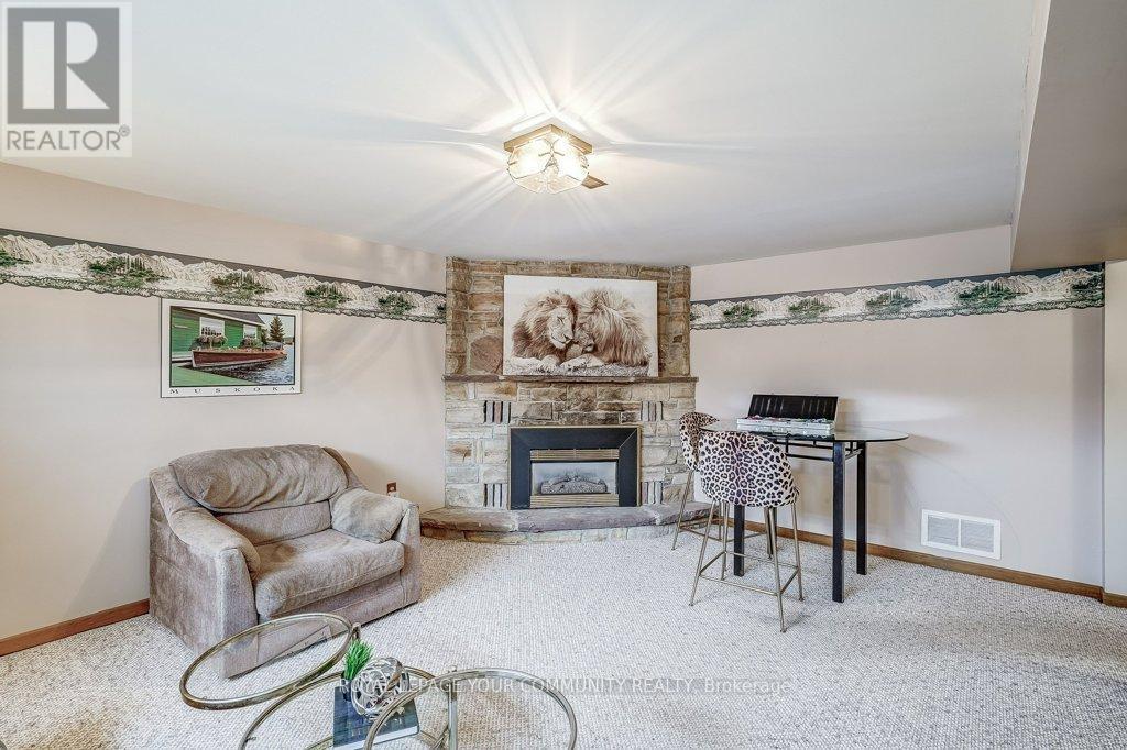 












366 COLBORNE STREET

,
Bradford West Gwillimbury,




Ontario
L3Z1C8

