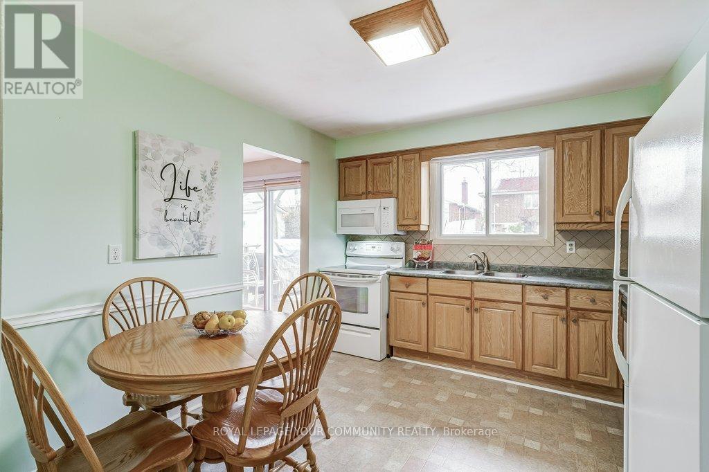 












366 COLBORNE STREET

,
Bradford West Gwillimbury,




Ontario
L3Z1C8

