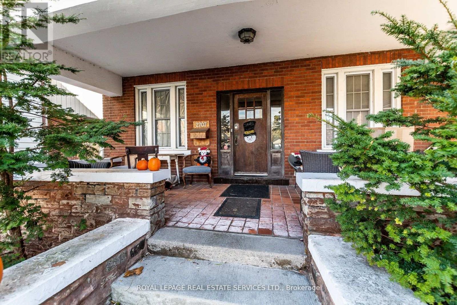 












2707 LAKE SHORE BOULEVARD W

,
Toronto,




Ontario
M8V1G6

