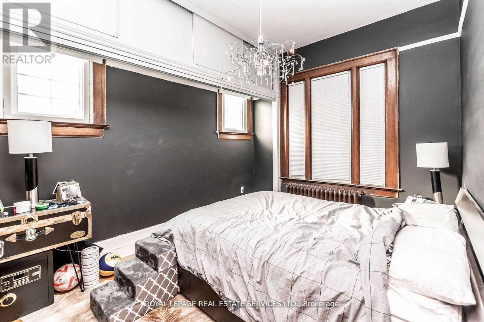 












2707 LAKE SHORE BOULEVARD W

,
Toronto,




Ontario
M8V1G6

