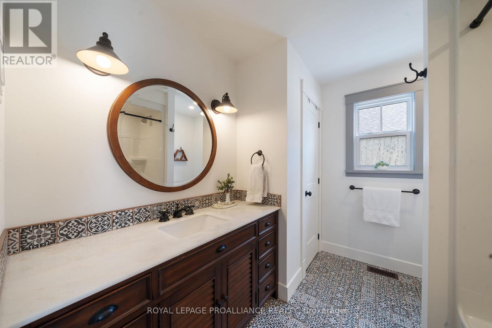












60 NEED STREET

,
Kawartha Lakes (Bobcaygeon),




Ontario
K0M1A0

