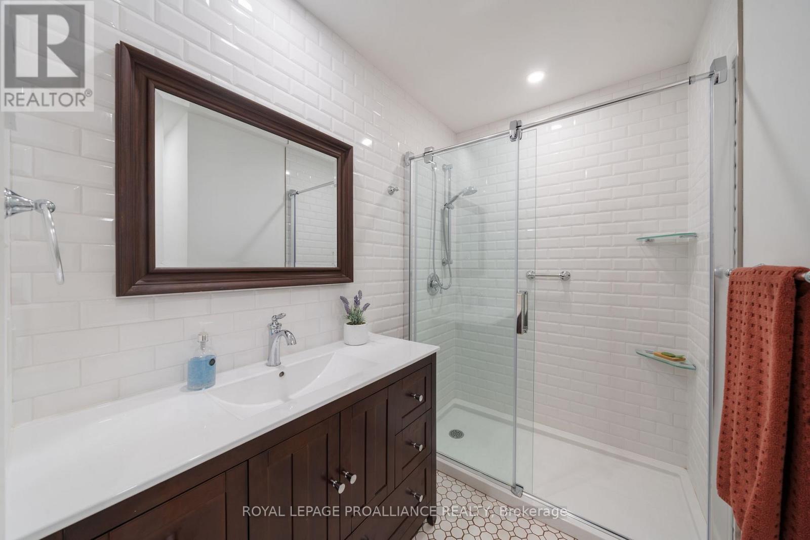












60 NEED STREET

,
Kawartha Lakes (Bobcaygeon),




Ontario
K0M1A0

