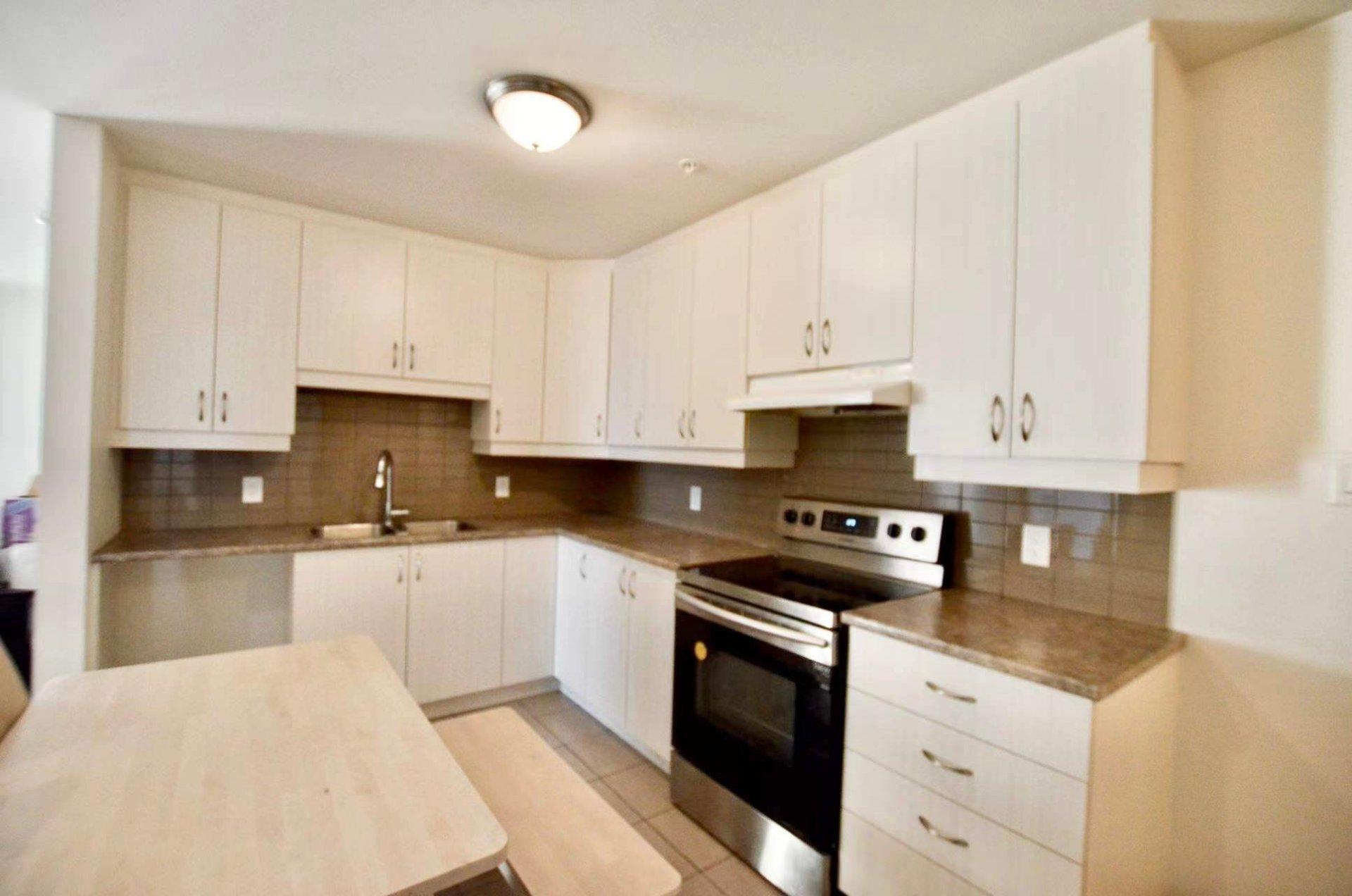 









7040


Rue Allard

, 843,
Montréal (LaSalle),




QC
H8N0C9

