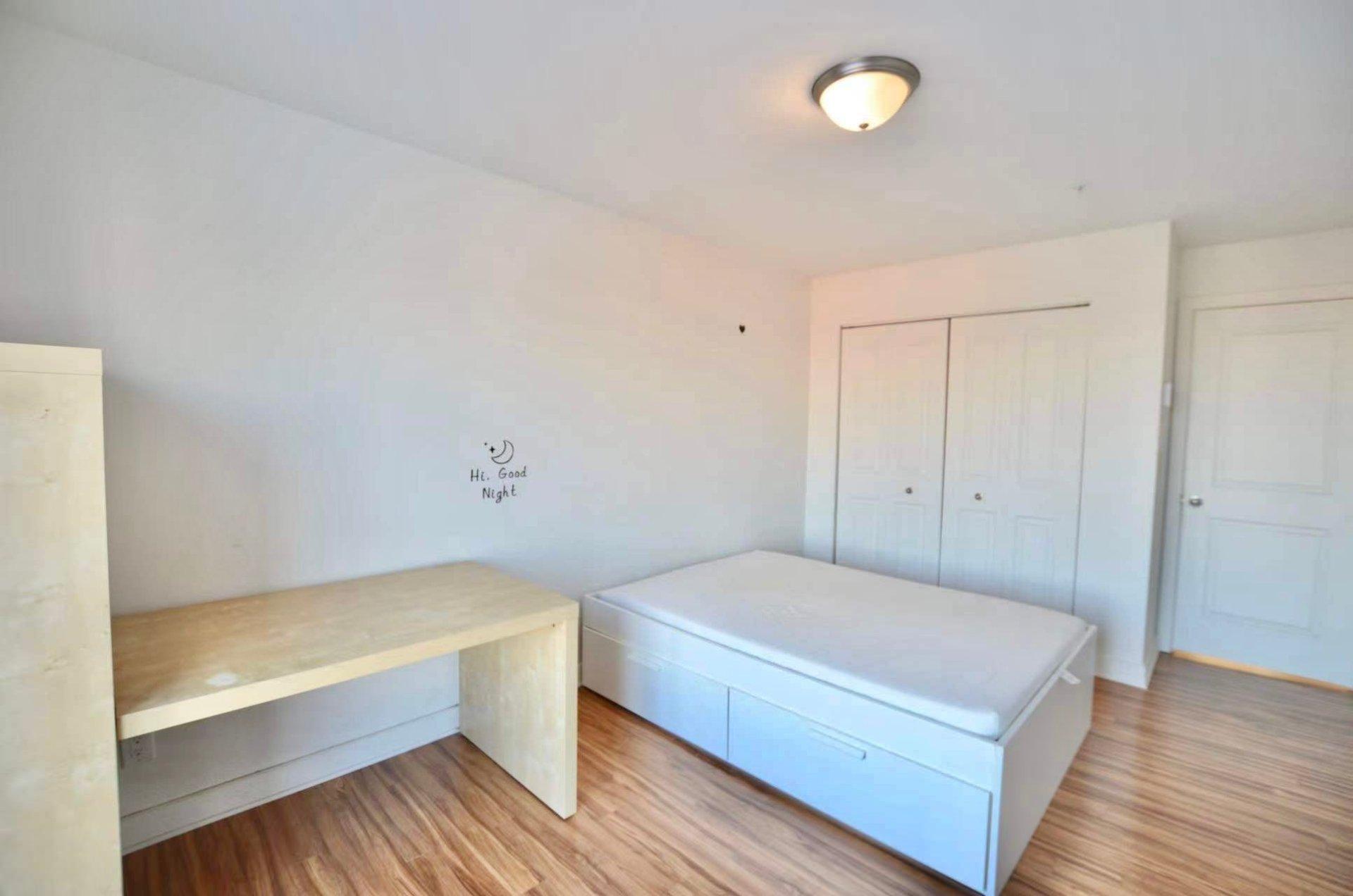 









7040


Rue Allard

, 843,
Montréal (LaSalle),




QC
H8N0C9


