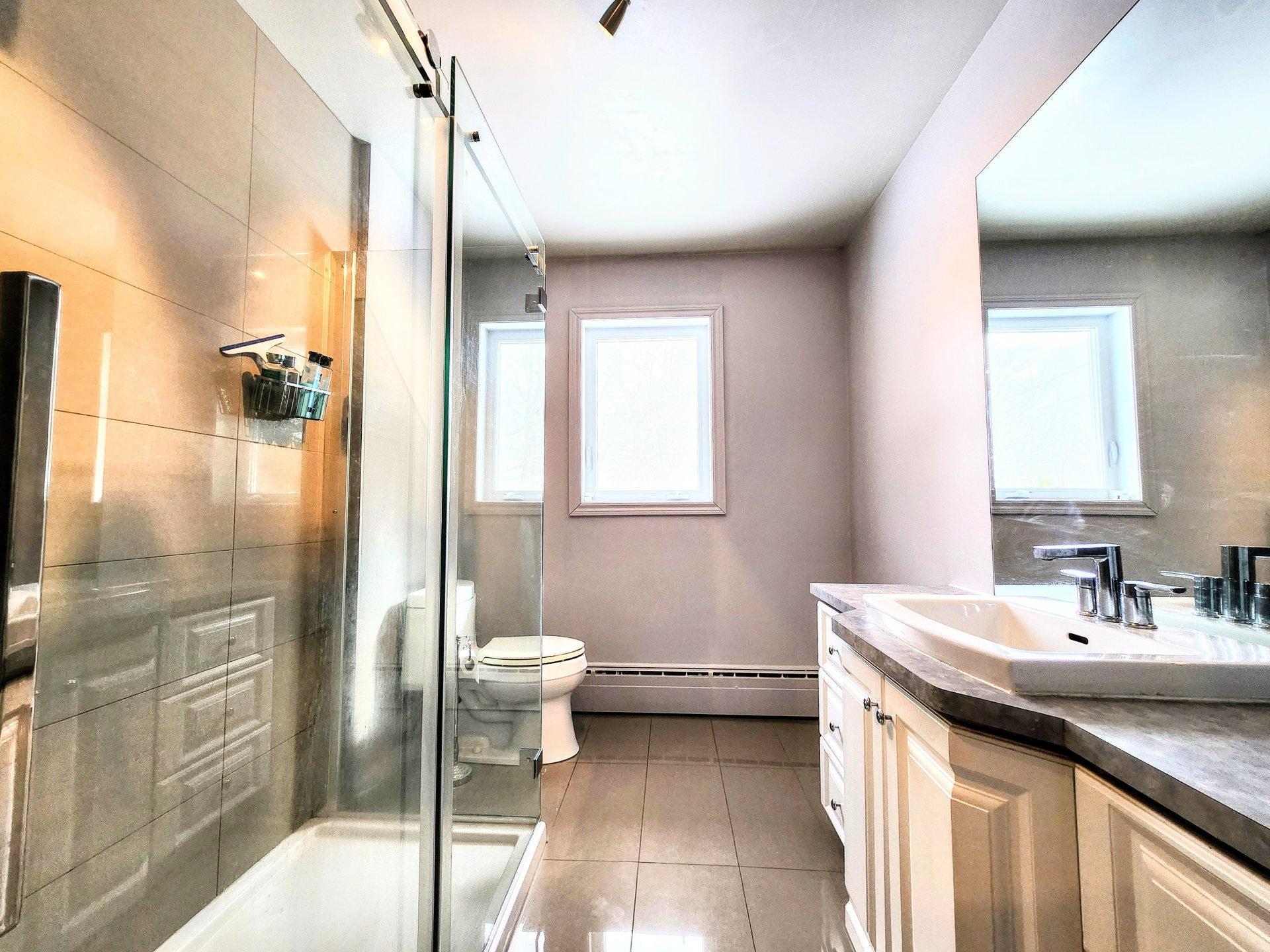









69


9e Rue

,
Shawinigan,




QC
G9T4E9

