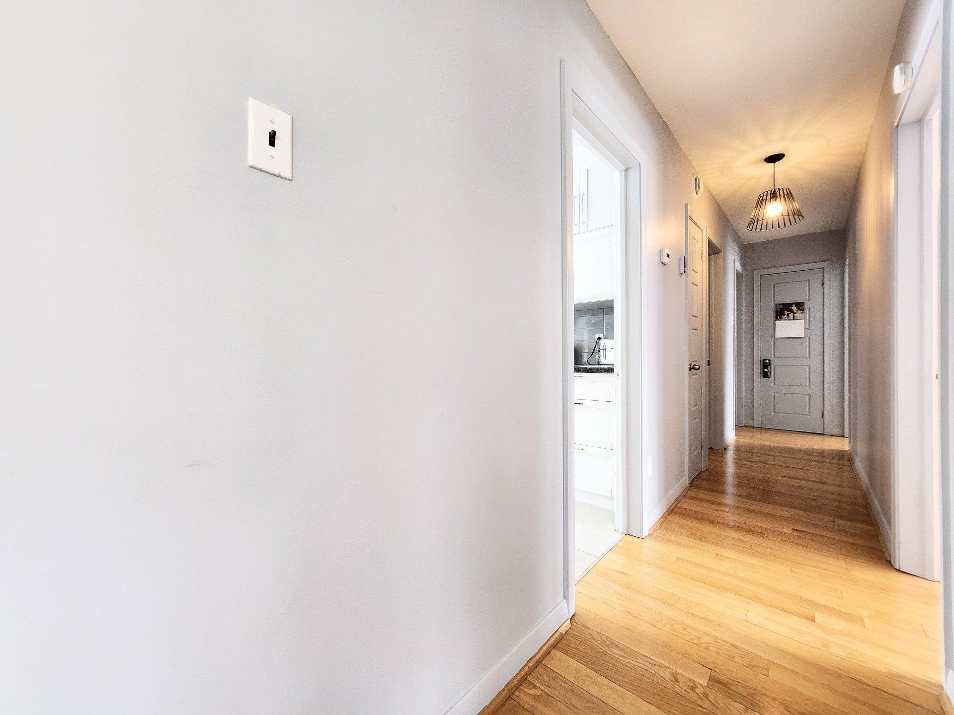 









69


9e Rue

,
Shawinigan,




QC
G9T4E9


