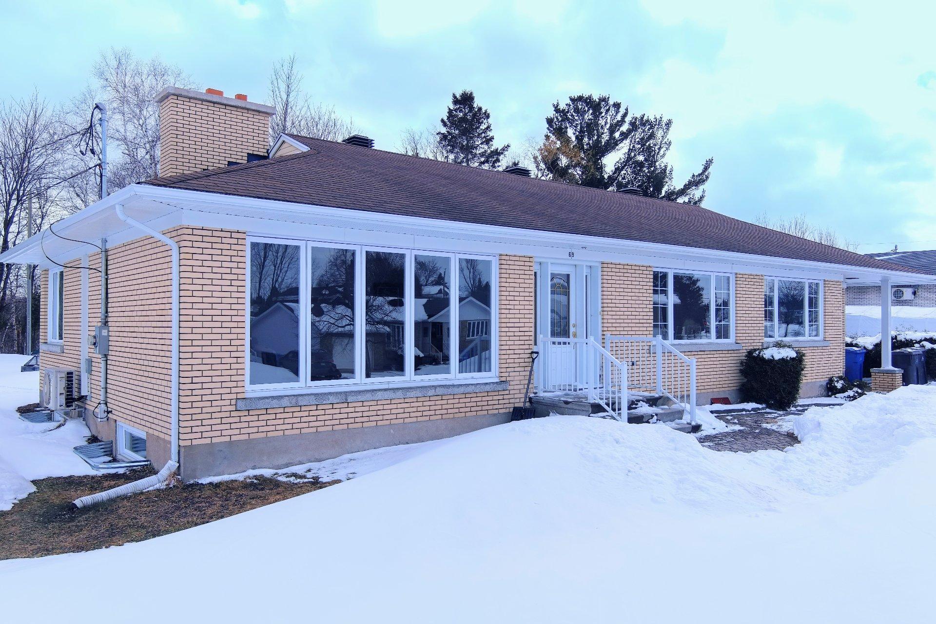 









69


9e Rue

,
Shawinigan,




QC
G9T4E9

