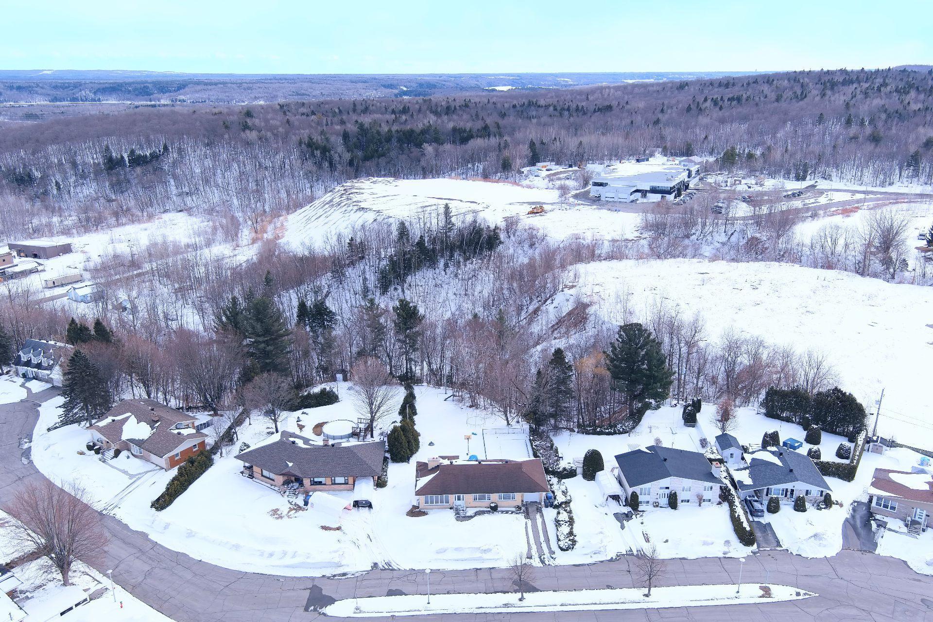 









69


9e Rue

,
Shawinigan,




QC
G9T4E9

