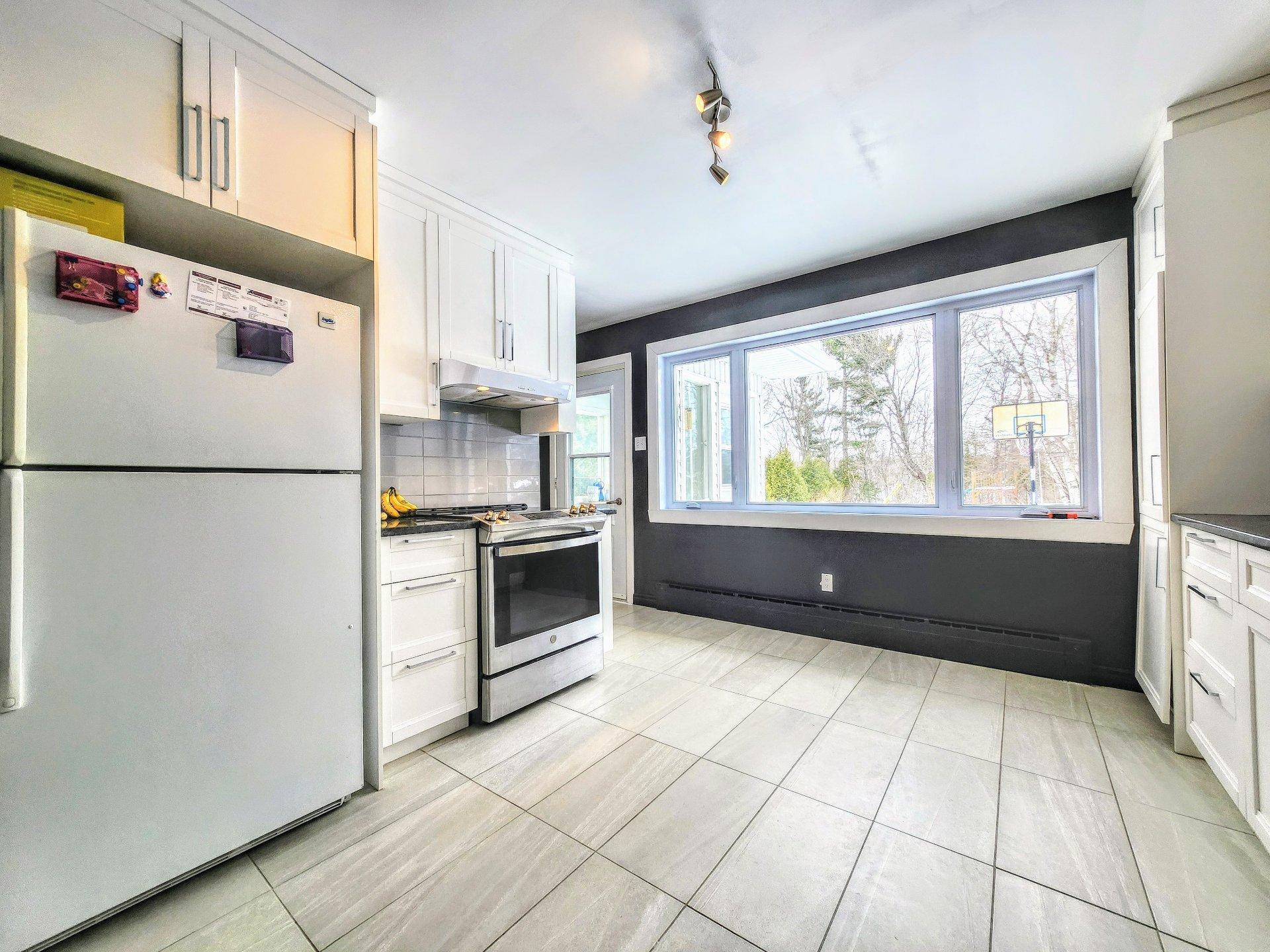 









69


9e Rue

,
Shawinigan,




QC
G9T4E9

