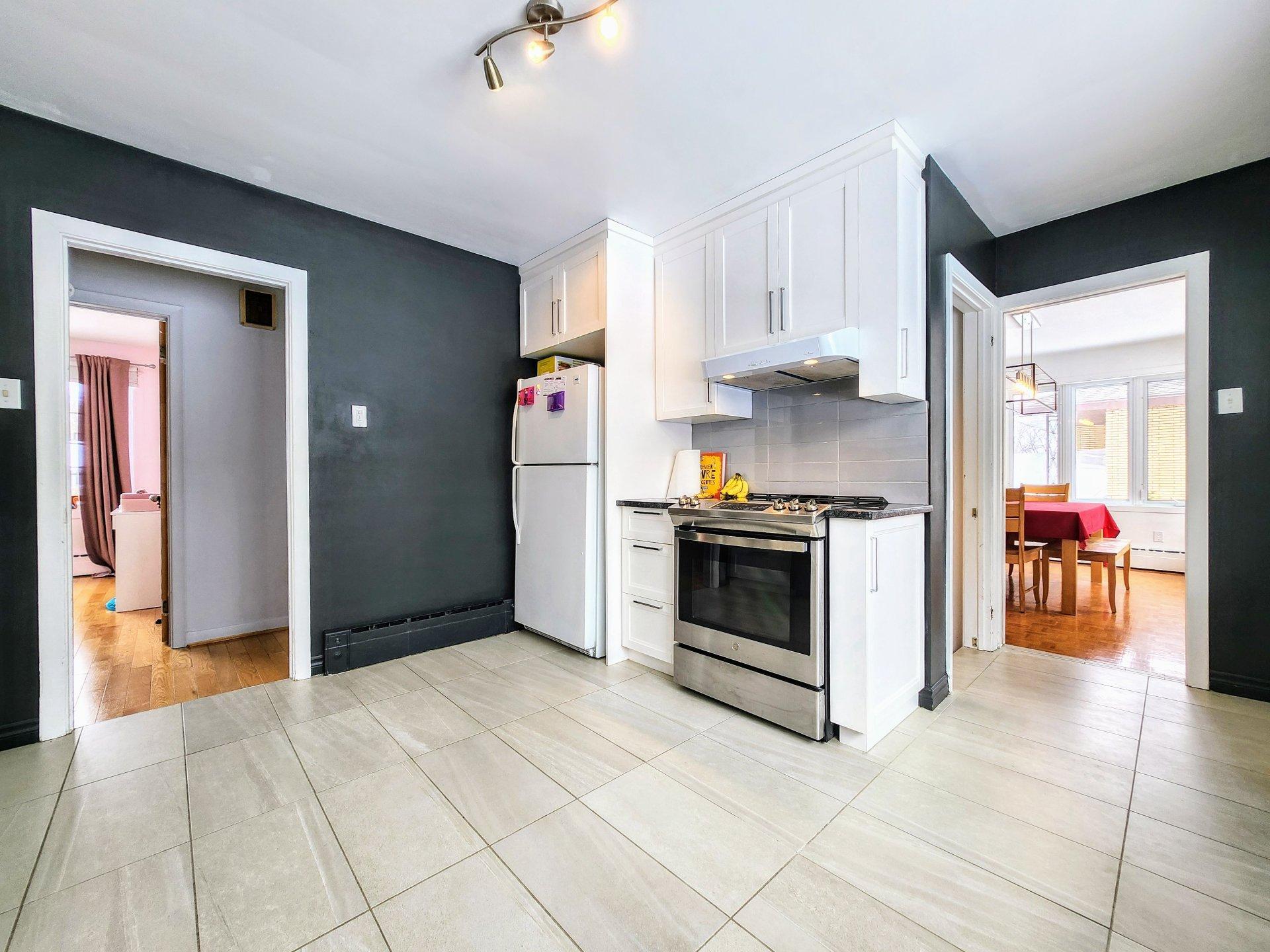 









69


9e Rue

,
Shawinigan,




QC
G9T4E9

