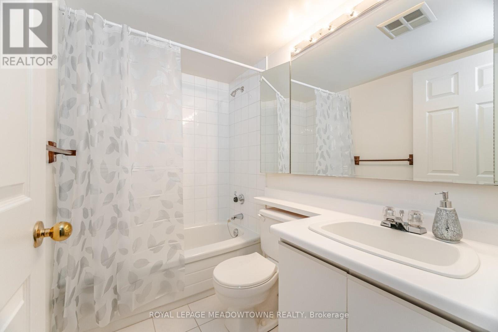 












106 - 100 COUNTY COURT BOULEVARD

,
Brampton,




Ontario
L6W3X1

