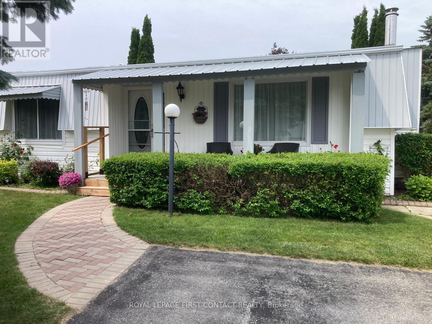












8 BONAVISTA ARM

,
Innisfil,




Ontario
L9S1P5

