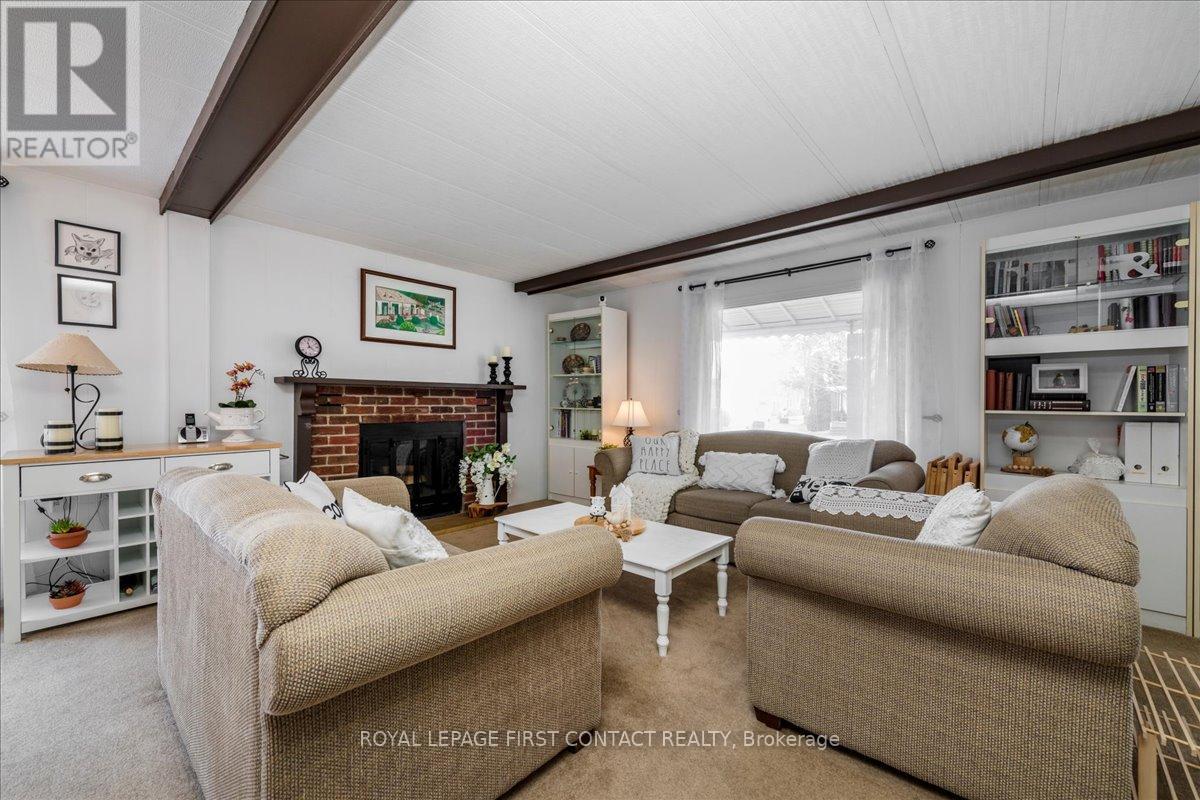 












8 BONAVISTA ARM

,
Innisfil,




Ontario
L9S1P5

