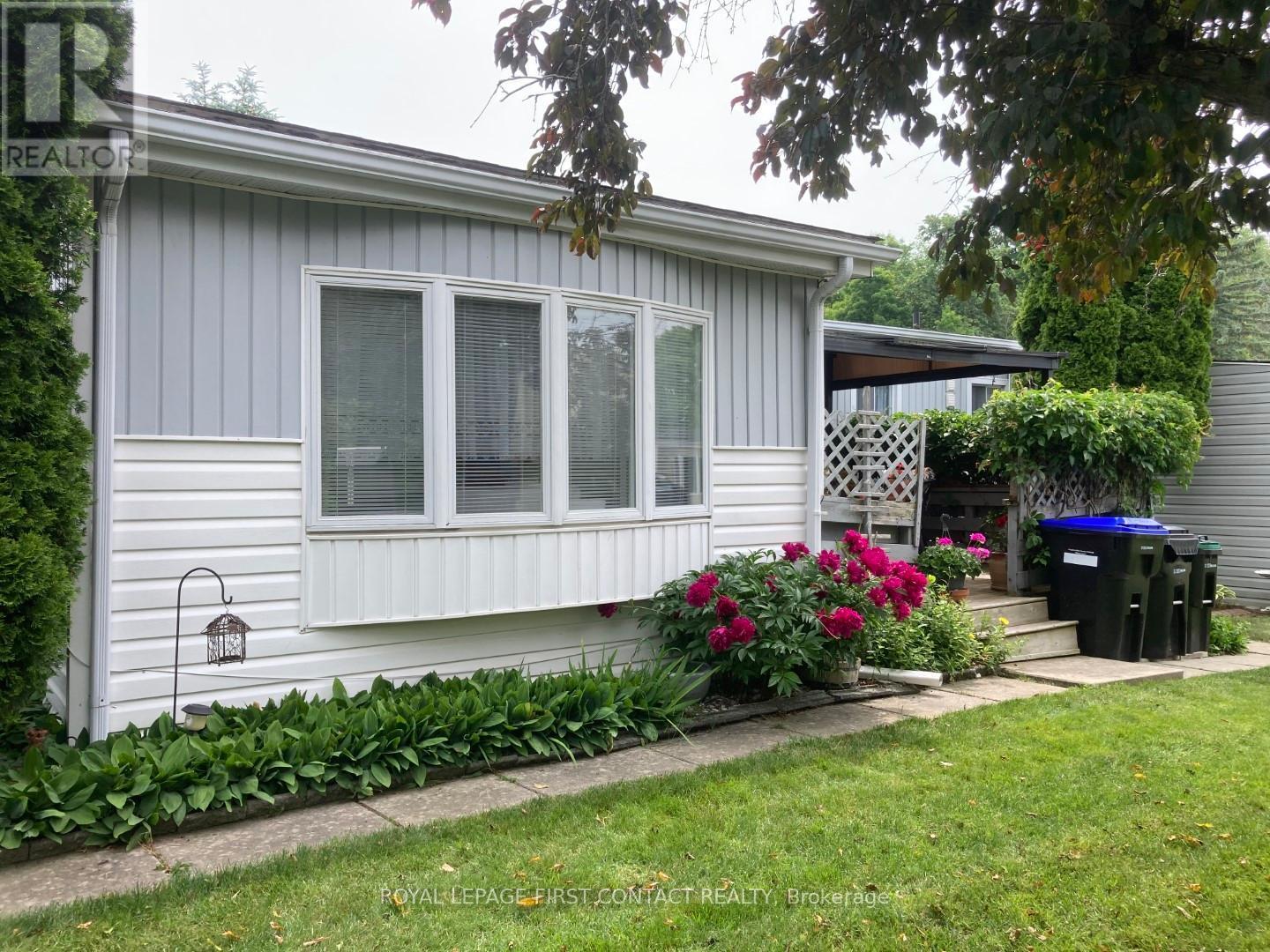 












8 BONAVISTA ARM

,
Innisfil,




Ontario
L9S1P5

