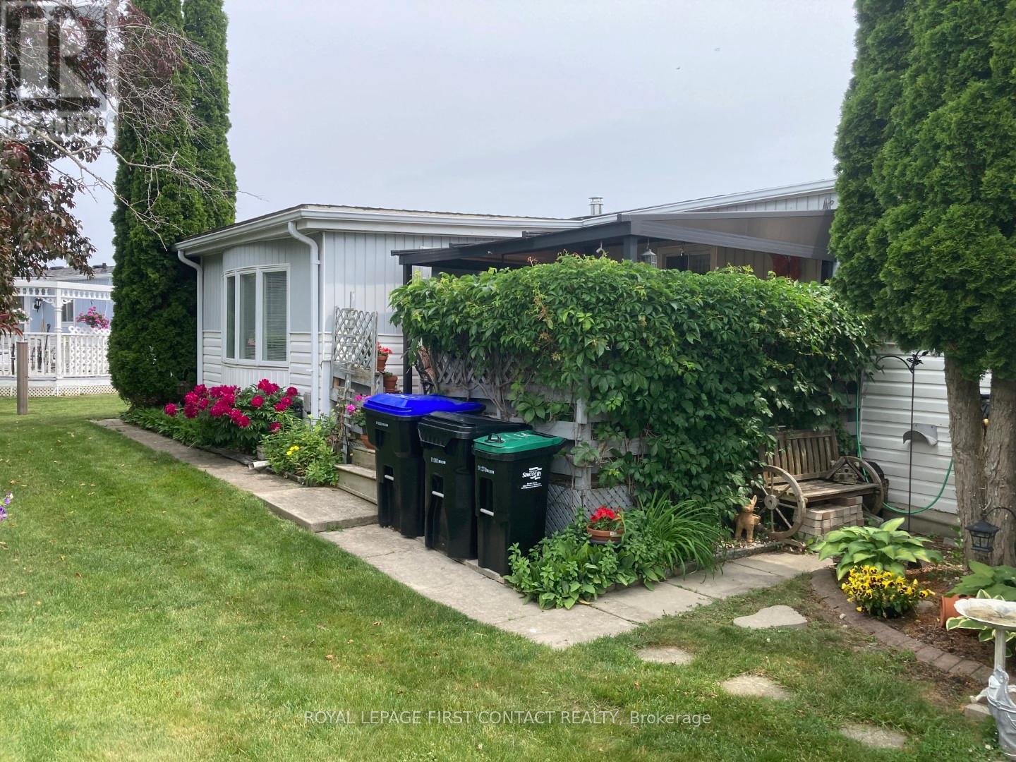 












8 BONAVISTA ARM

,
Innisfil,




Ontario
L9S1P5

