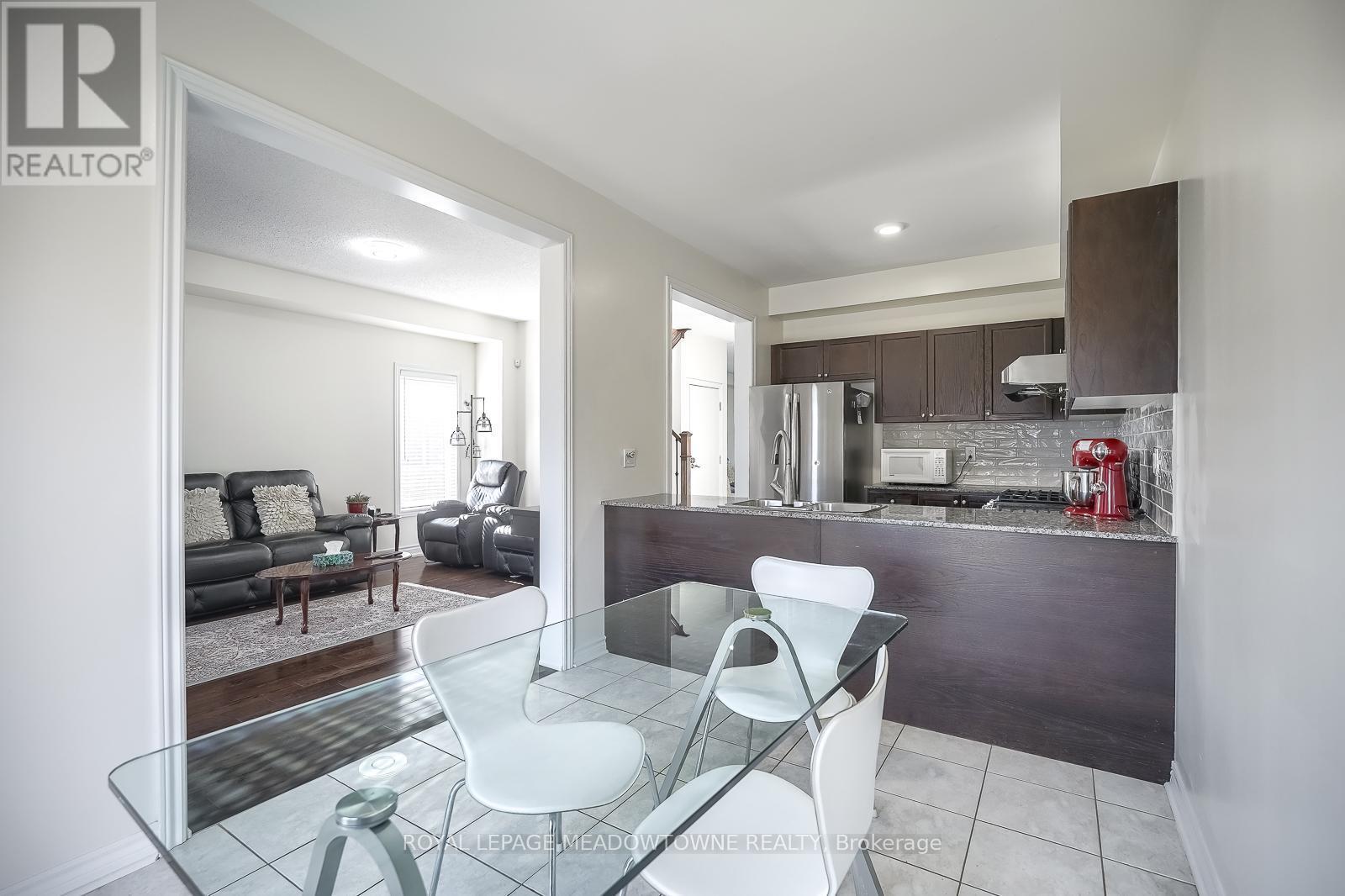 












9 MOORE'S COURT

,
Markham,




Ontario
L6B0V6

