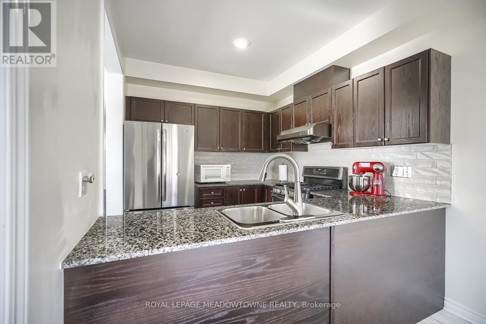 












9 MOORE'S COURT

,
Markham,




Ontario
L6B0V6


