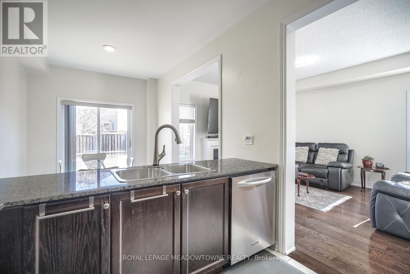 












9 MOORE'S COURT

,
Markham,




Ontario
L6B0V6

