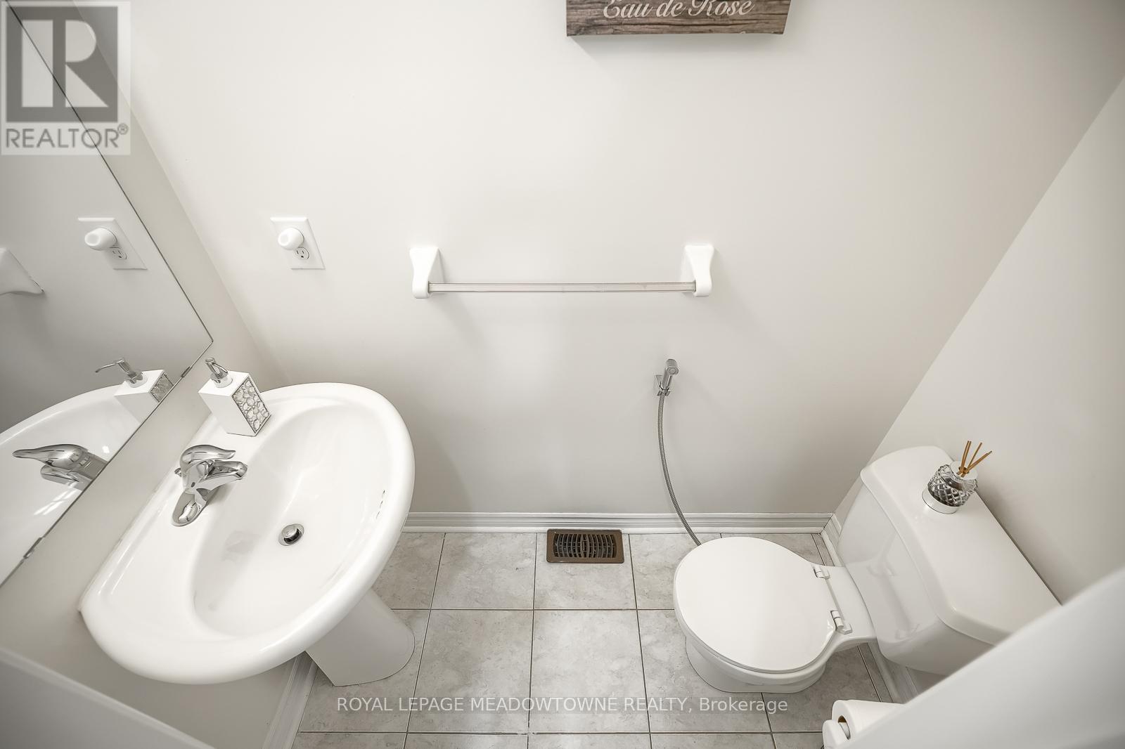 












9 MOORE'S COURT

,
Markham,




Ontario
L6B0V6

