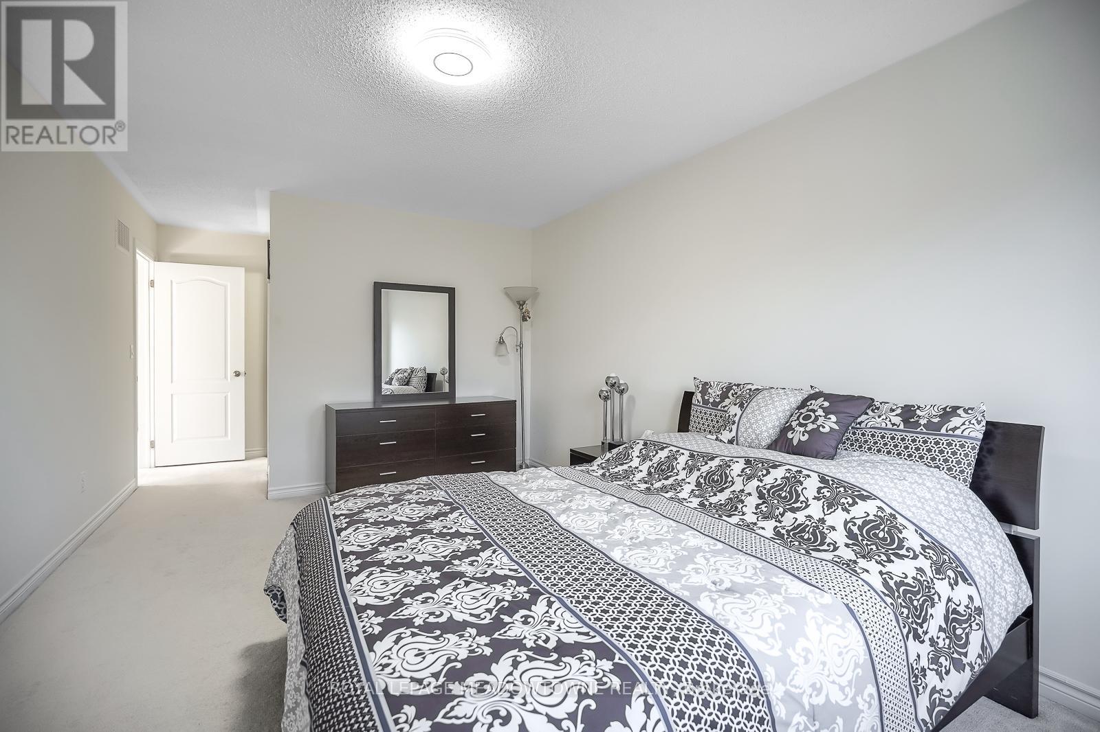 












9 MOORE'S COURT

,
Markham,




Ontario
L6B0V6

