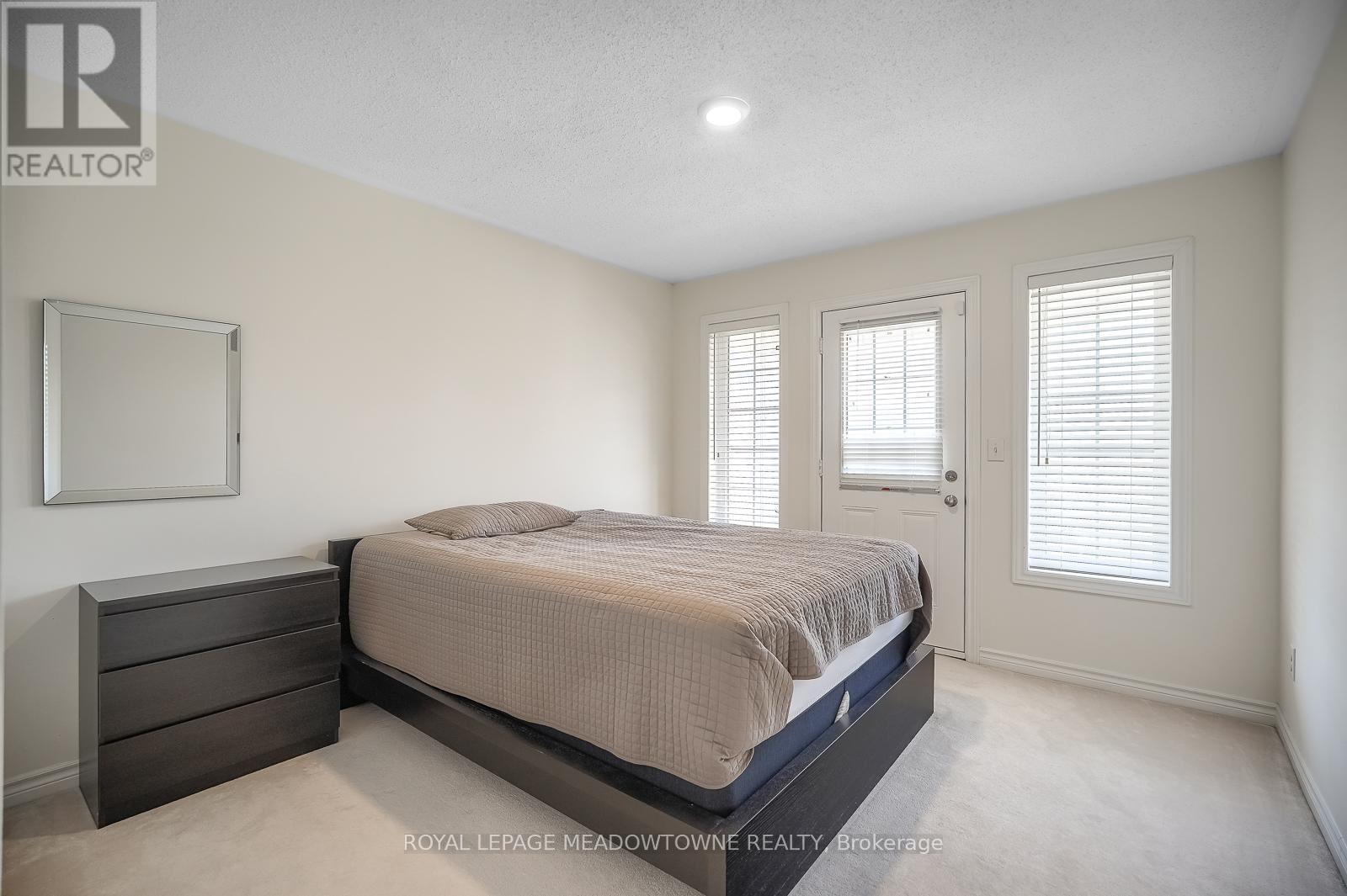 












9 MOORE'S COURT

,
Markham,




Ontario
L6B0V6

