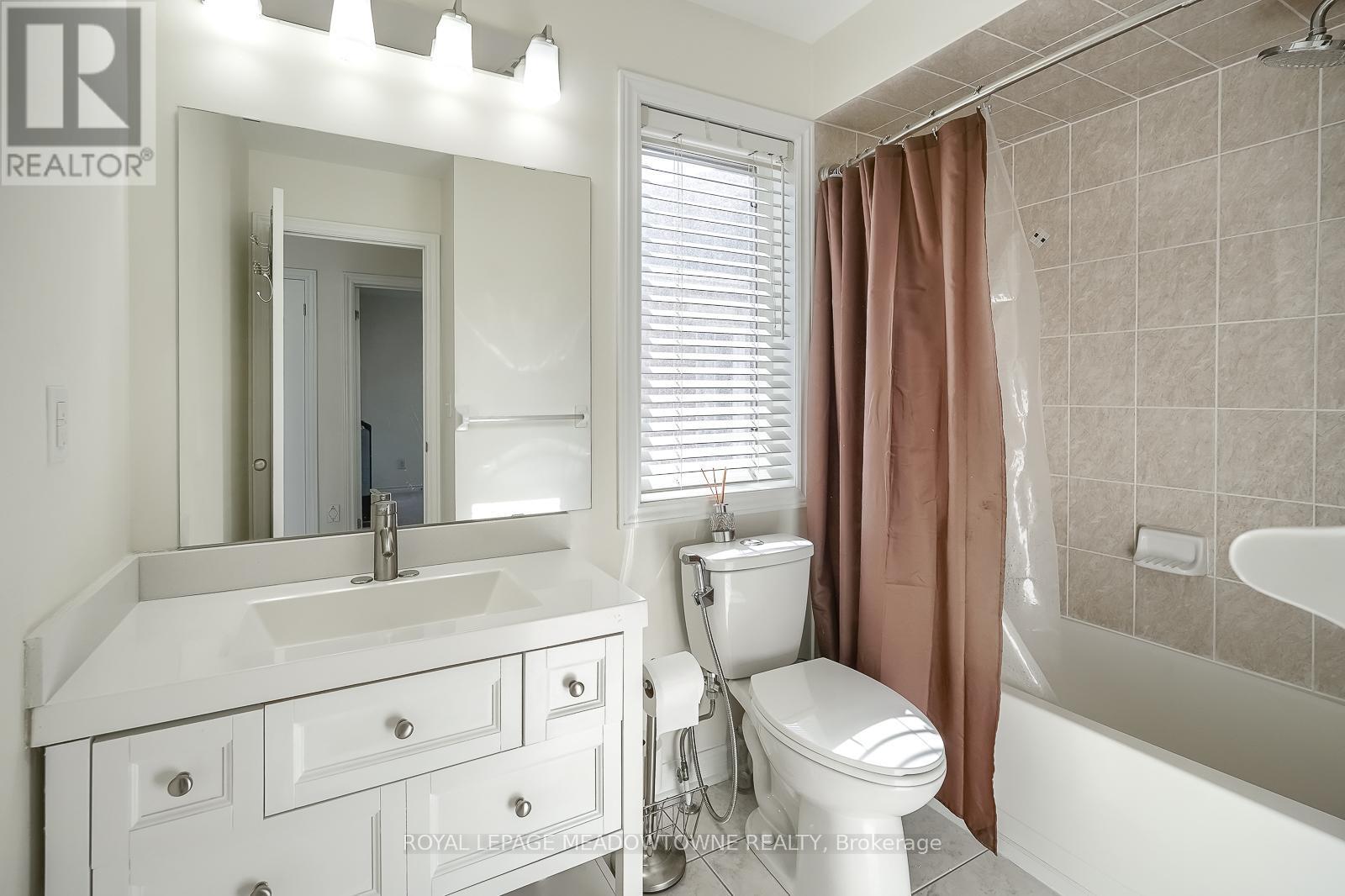 












9 MOORE'S COURT

,
Markham,




Ontario
L6B0V6


