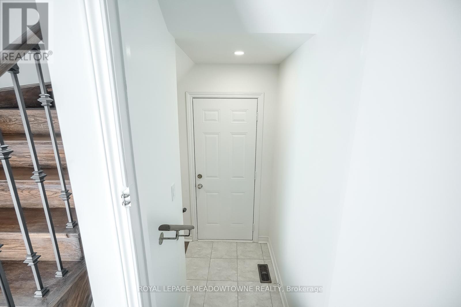 












9 MOORE'S COURT

,
Markham,




Ontario
L6B0V6

