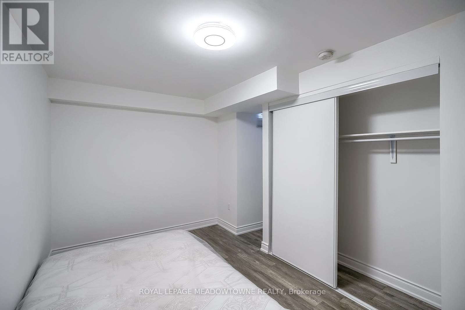 












9 MOORE'S COURT

,
Markham,




Ontario
L6B0V6

