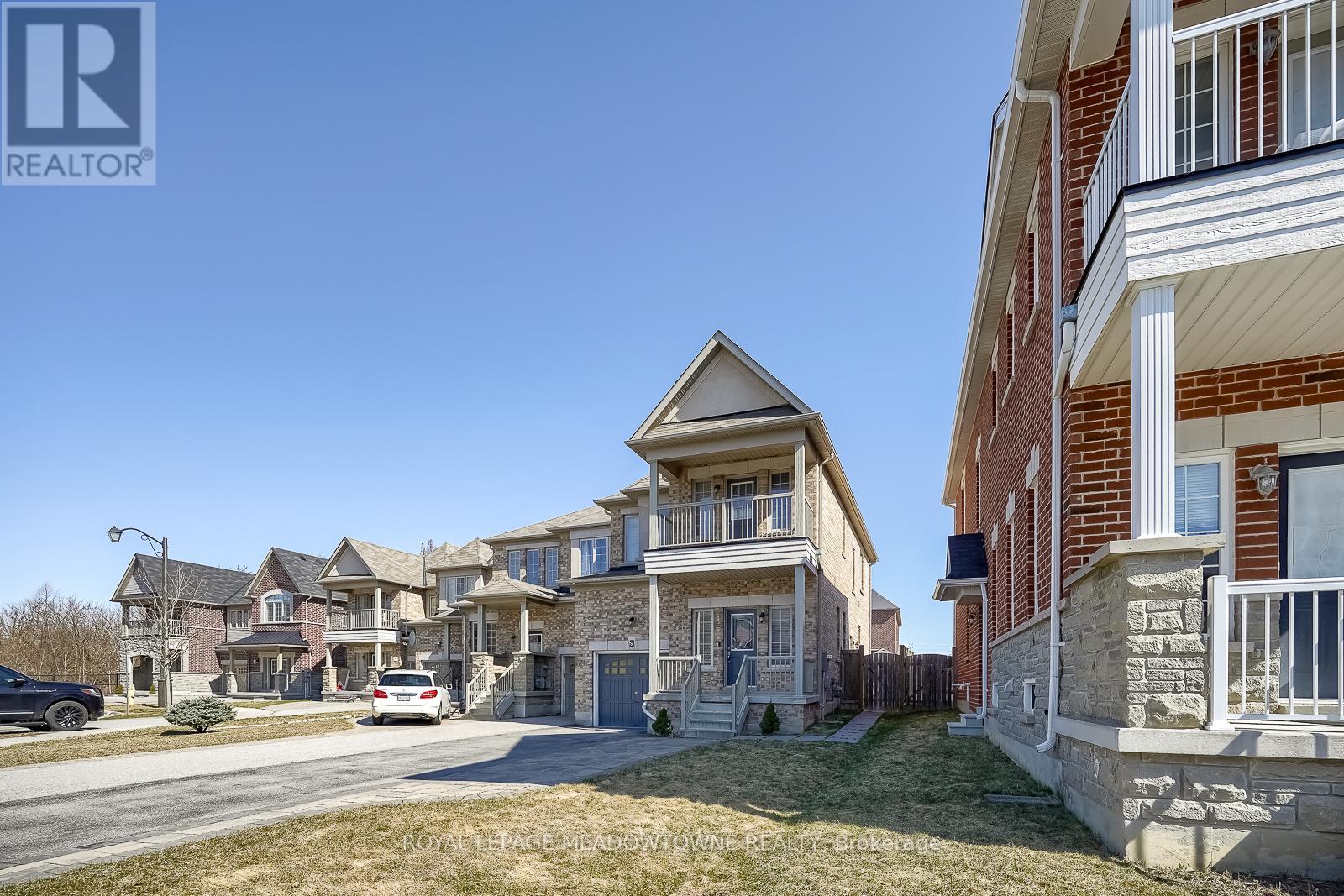 












9 MOORE'S COURT

,
Markham,




Ontario
L6B0V6

