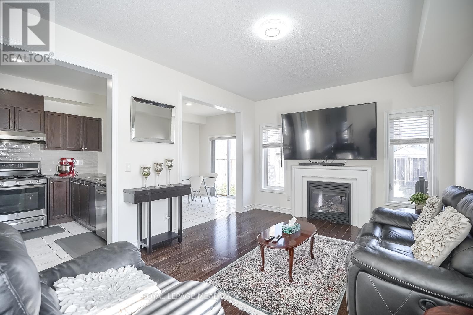 












9 MOORE'S COURT

,
Markham,




Ontario
L6B0V6


