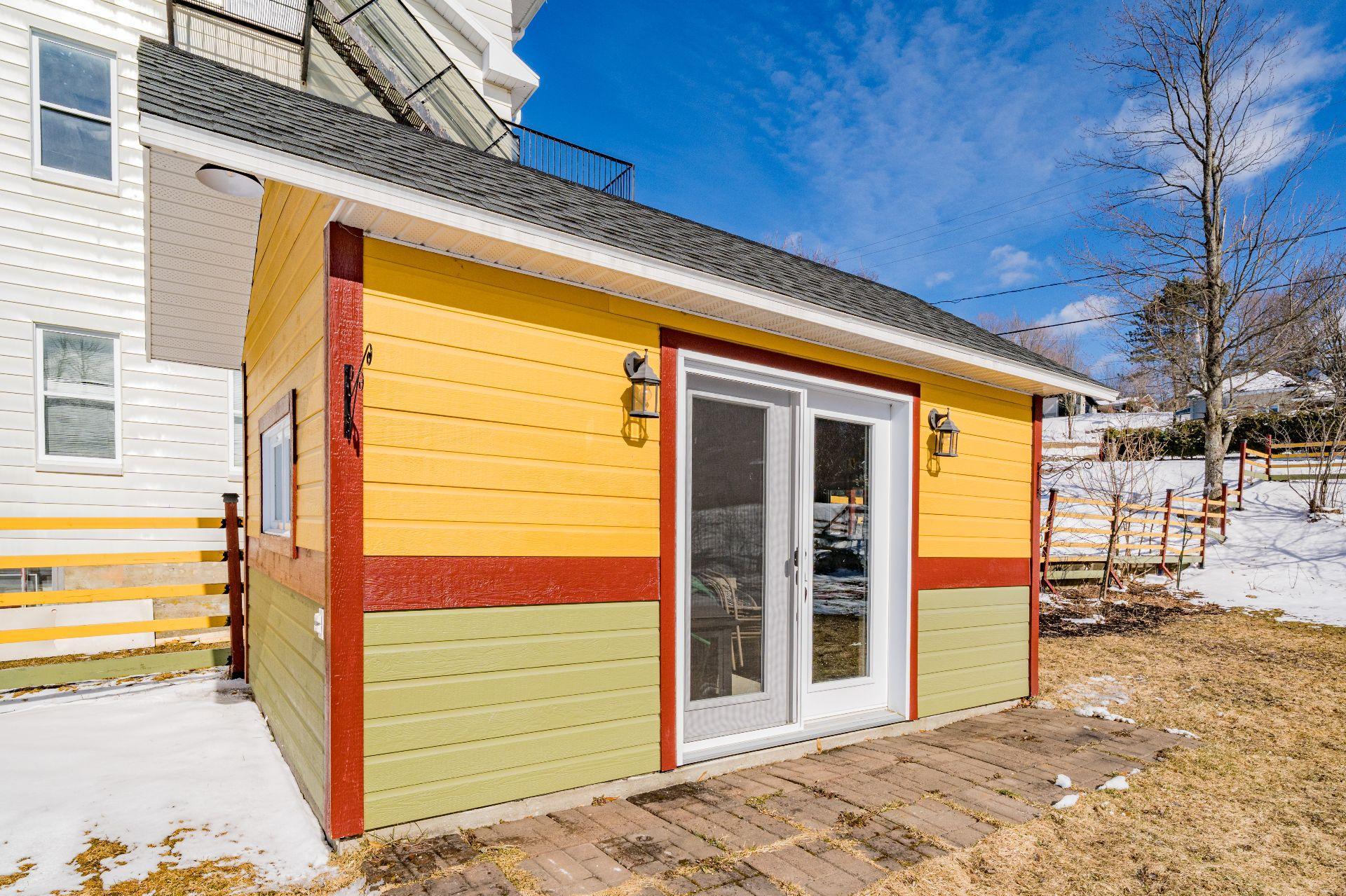 









156


Rue Commerciale

,
Saint-Damien-de-Buckland,




QC
G0R2Y0

