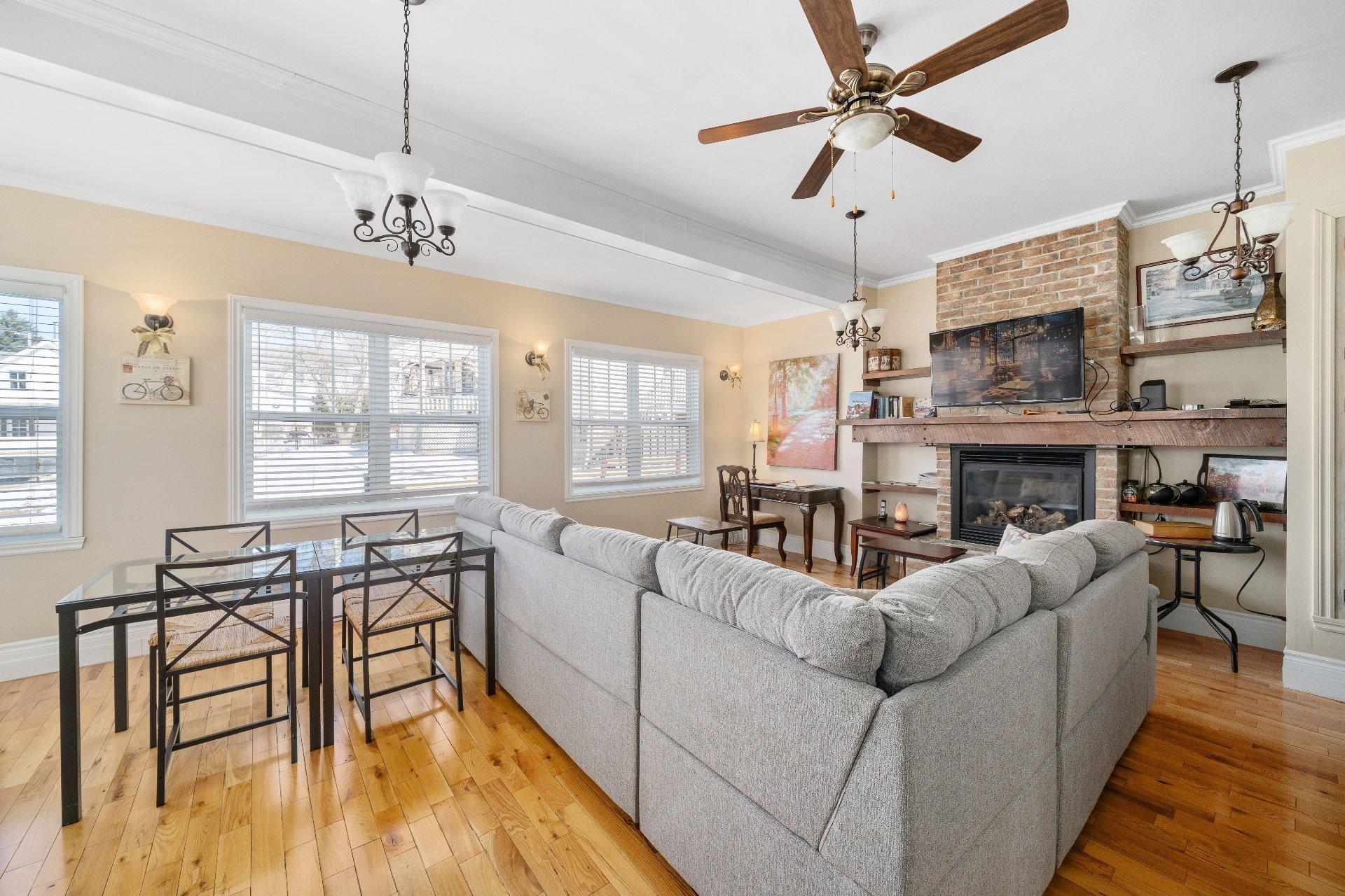 









156


Rue Commerciale

,
Saint-Damien-de-Buckland,




QC
G0R2Y0


