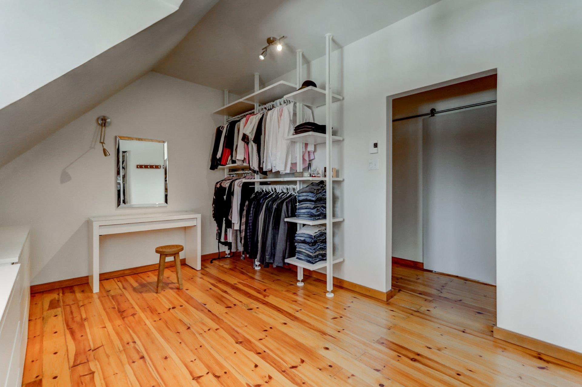 









1588


Rue Forest

,
Prévost,




QC
J0R1T0

